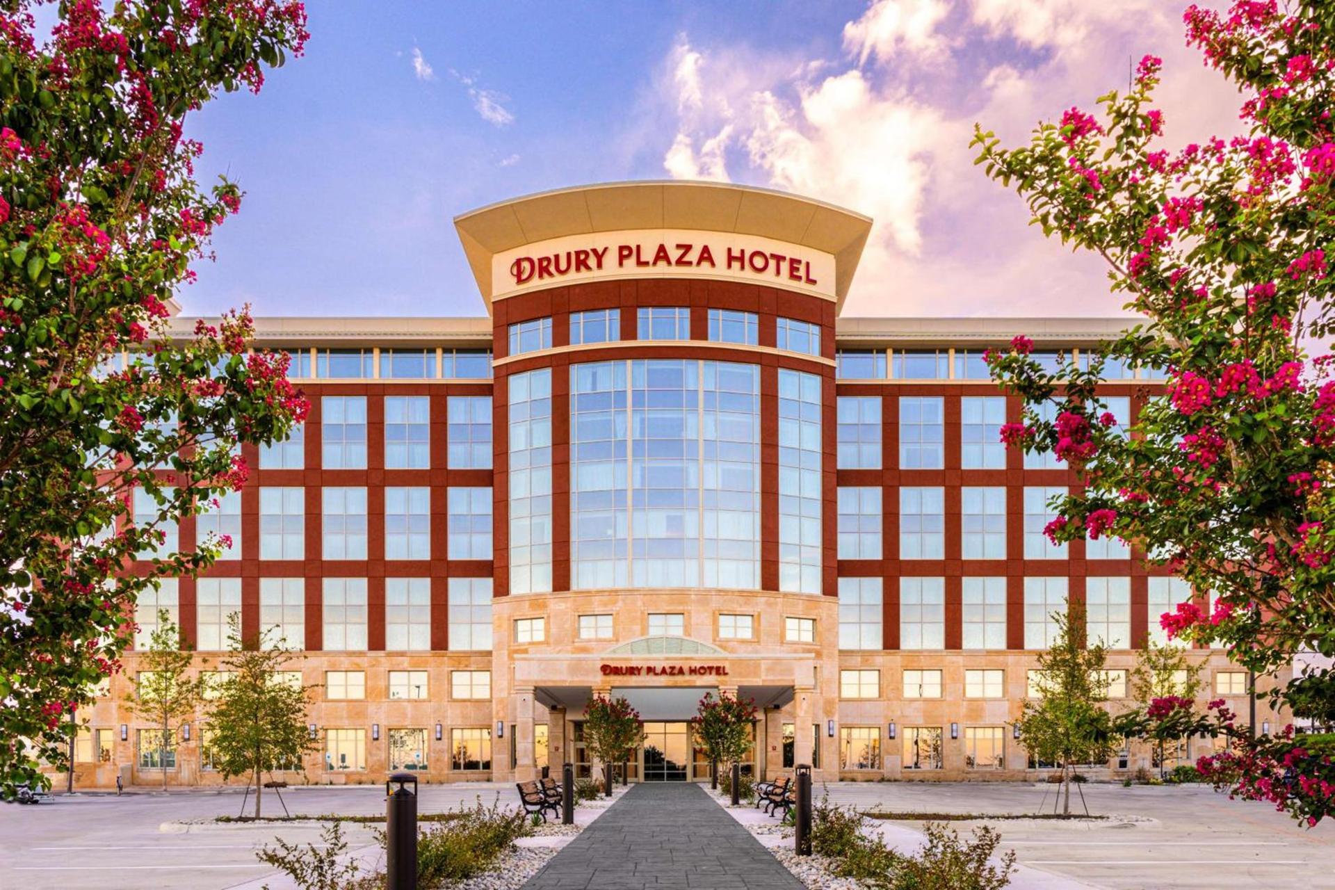 Drury Plaza Hotel Dallas Arlington — hotel in Arlington