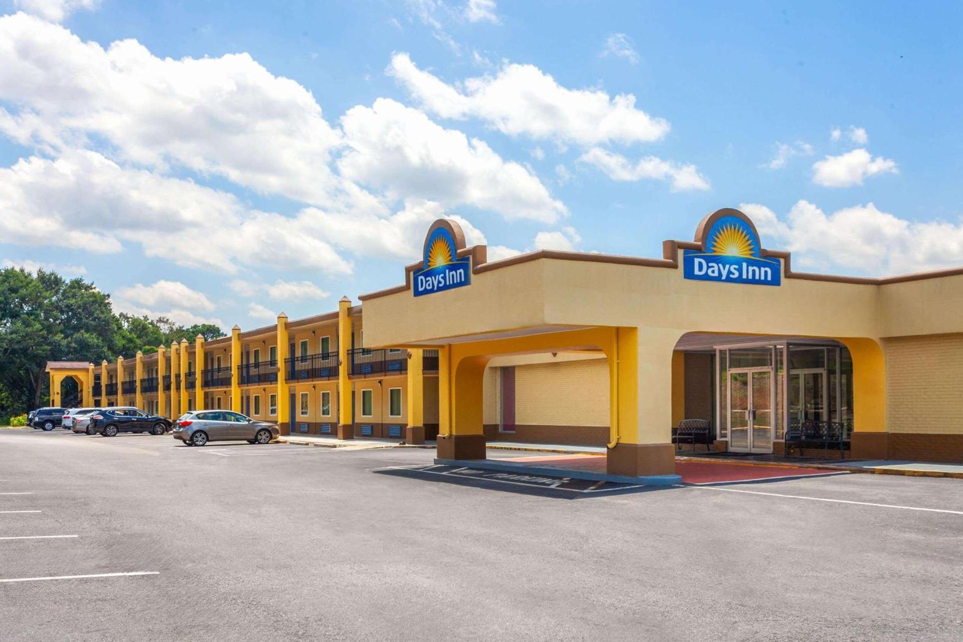 Days Inn by Wyndham Shelby — hotel in Shelby