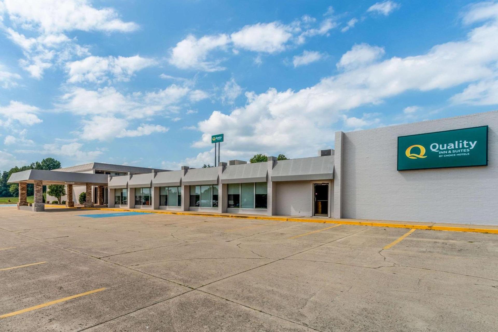 Quality Inn & Suites Vandalia near I-70 and Hwy 51 — hotel in Vandalia