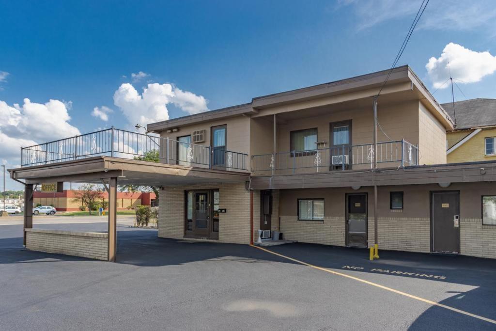 DuBois Manor Motel — hotel in DuBois