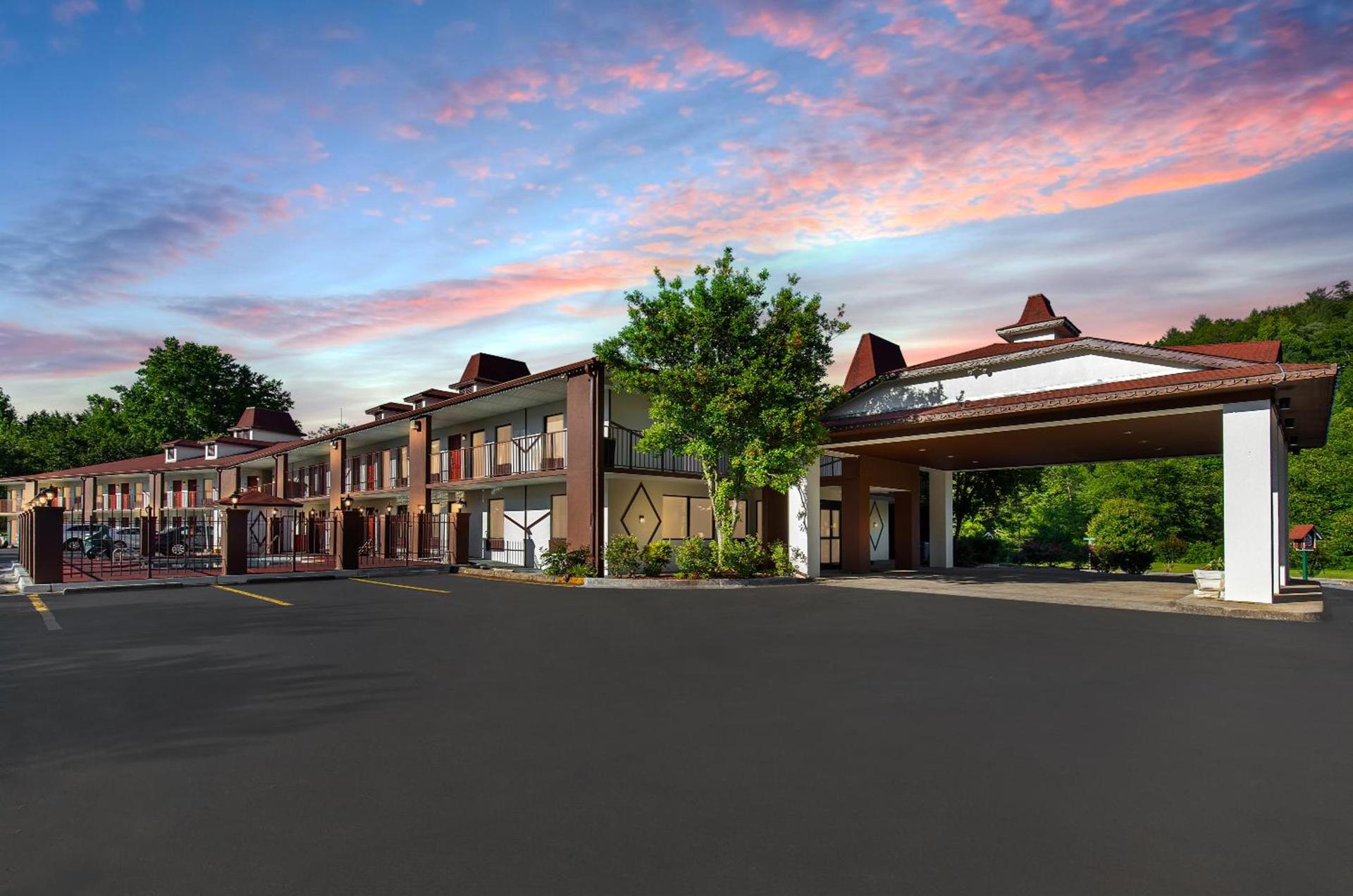 Days Inn by Wyndham Helen — hotel in Helen