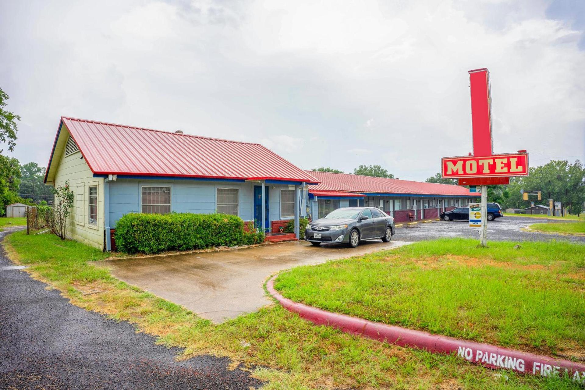 Budget Inn By OYO Palestine TX Hwy 79 — hotel in Palestine