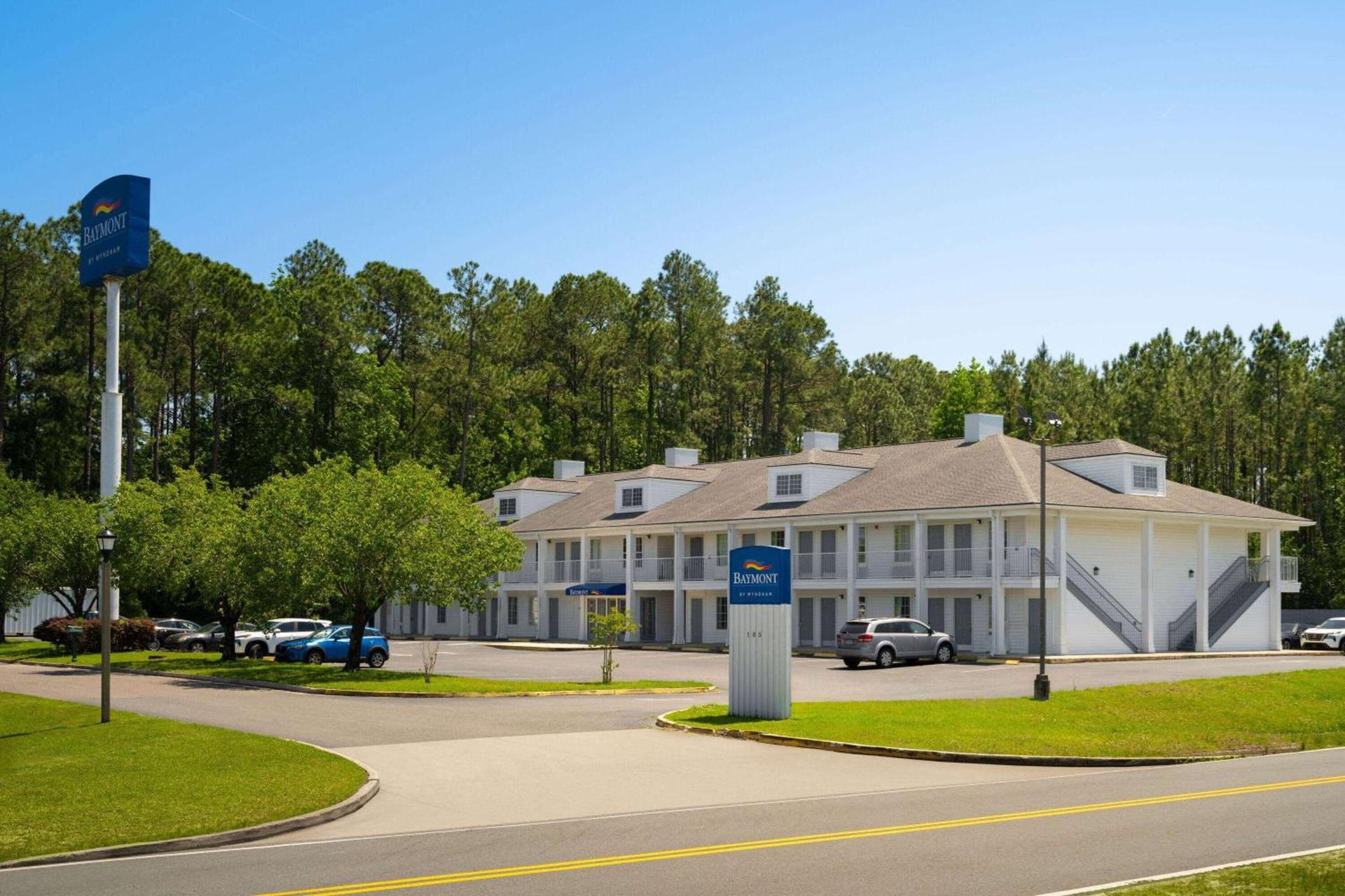 Baymont by Wyndham Kingsland — hotel in Kingsland