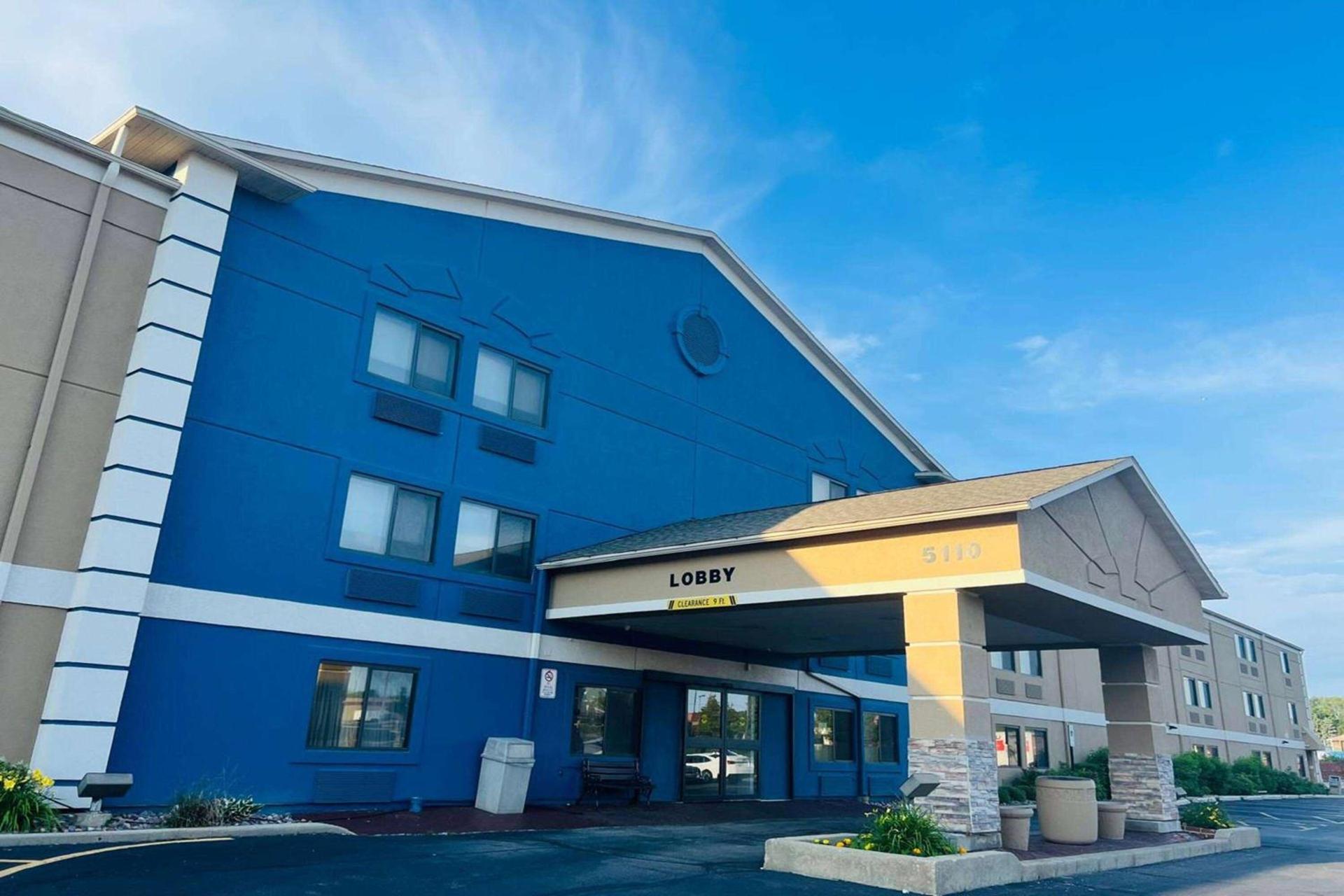 AmericInn by Wyndham Glendale Milwaukee — hotel in Glendale