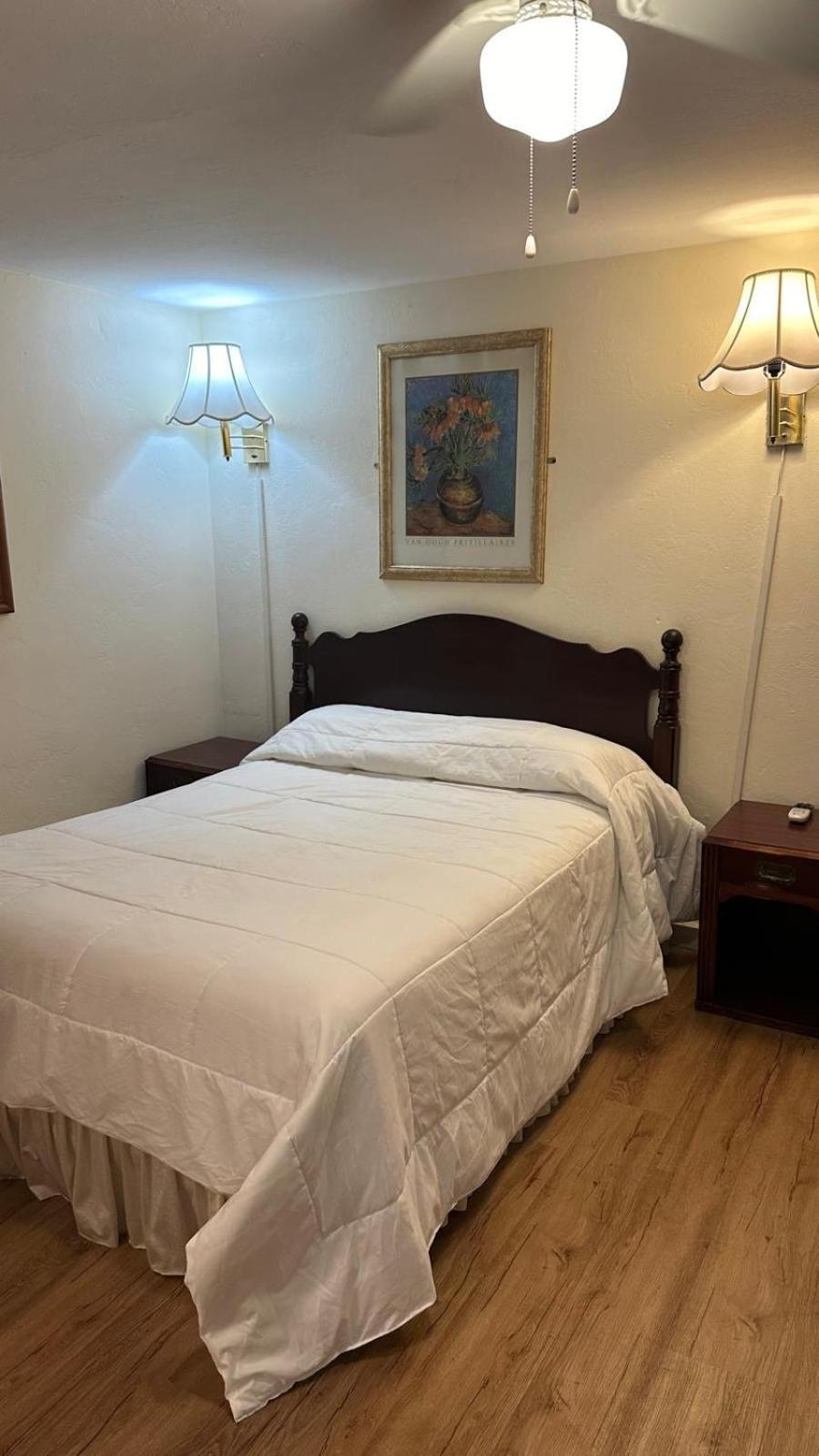 Gaard motel — hotel in Foxborough