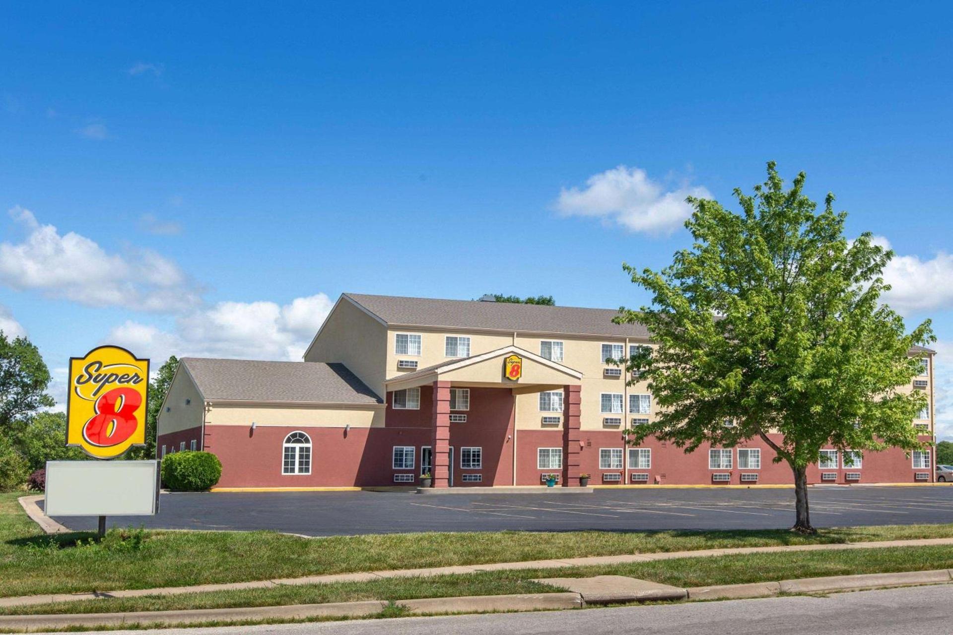 Super 8 by Wyndham Ottawa — hotel in Ottawa
