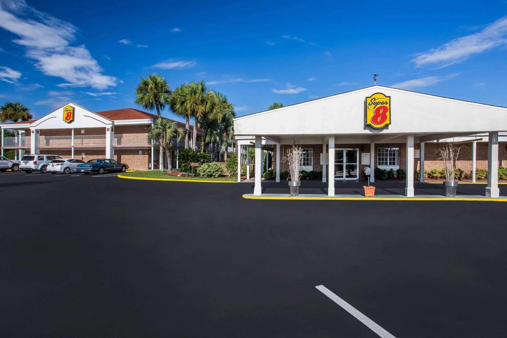 Super 8 by Wyndham Lake City