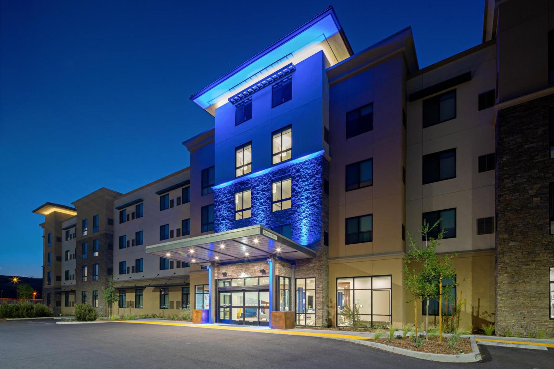 Holiday Inn Express & Suites - Valencia - Santa Clarita by IHG — hotel in Valencia