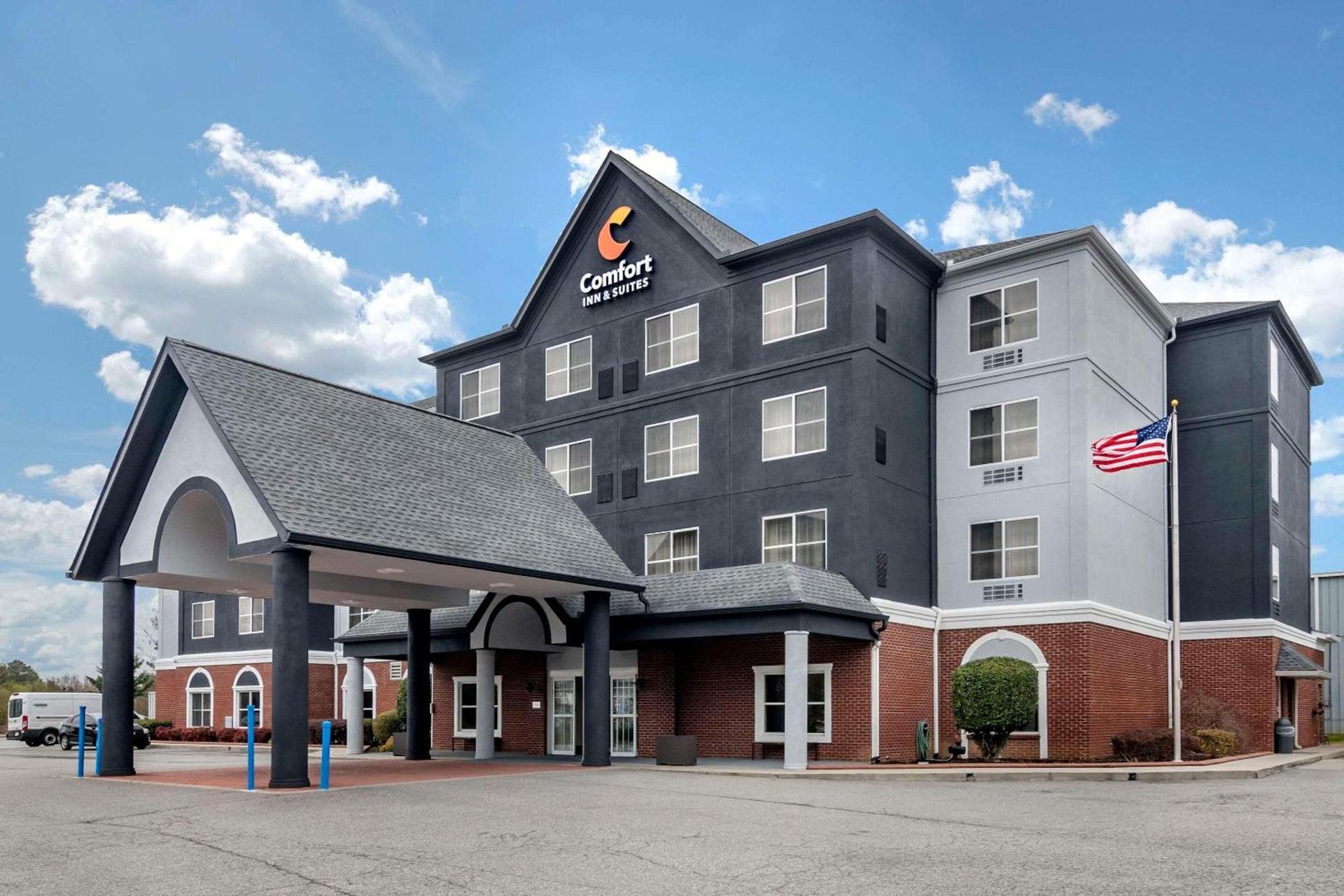 Comfort Inn & Suites Calhoun South — hotel in Calhoun