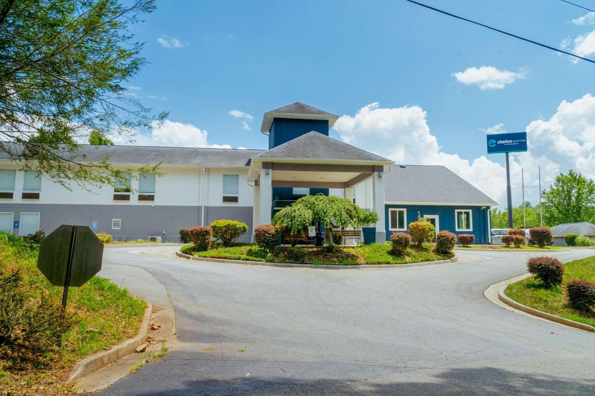 Clarion Pointe-Dillard near Blue Ridge Mountains — hotel in Dillard
