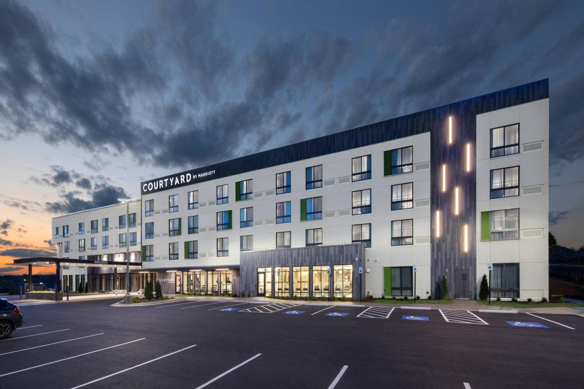 Courtyard by Marriott Russellville — hotel in Russellville