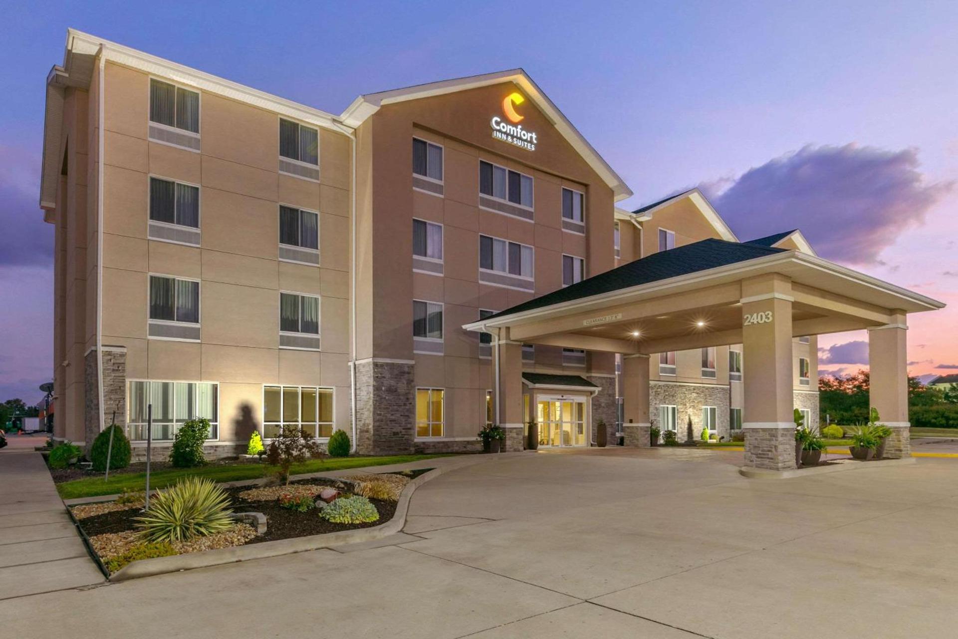 Comfort Inn & Suites Marion I-57 — hotel in Marion