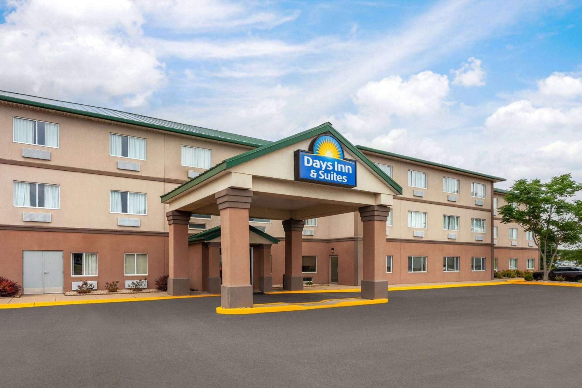 Days Inn & Suites by Wyndham Morris I-80