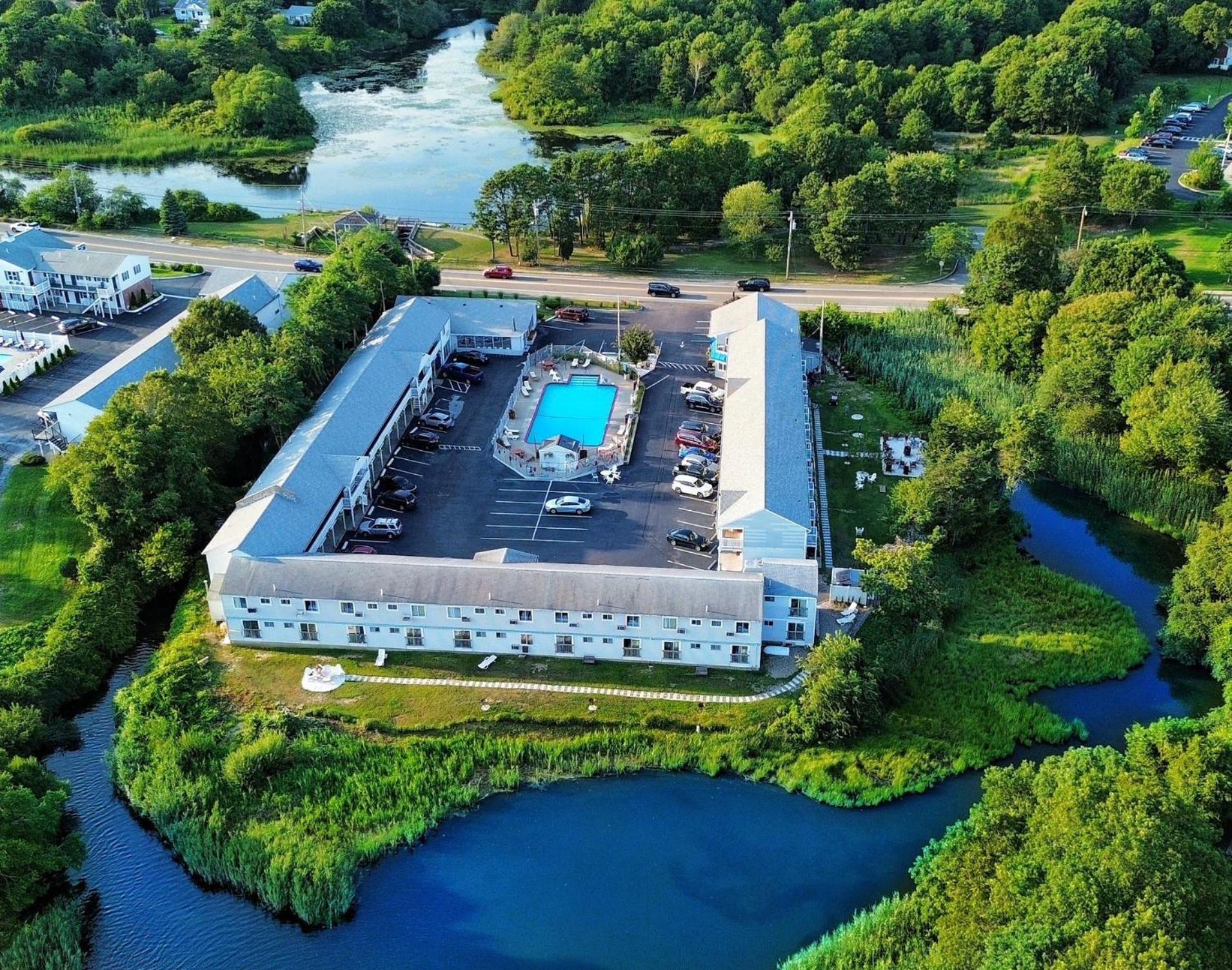 Cape Sands Inn — hotel in West Yarmouth
