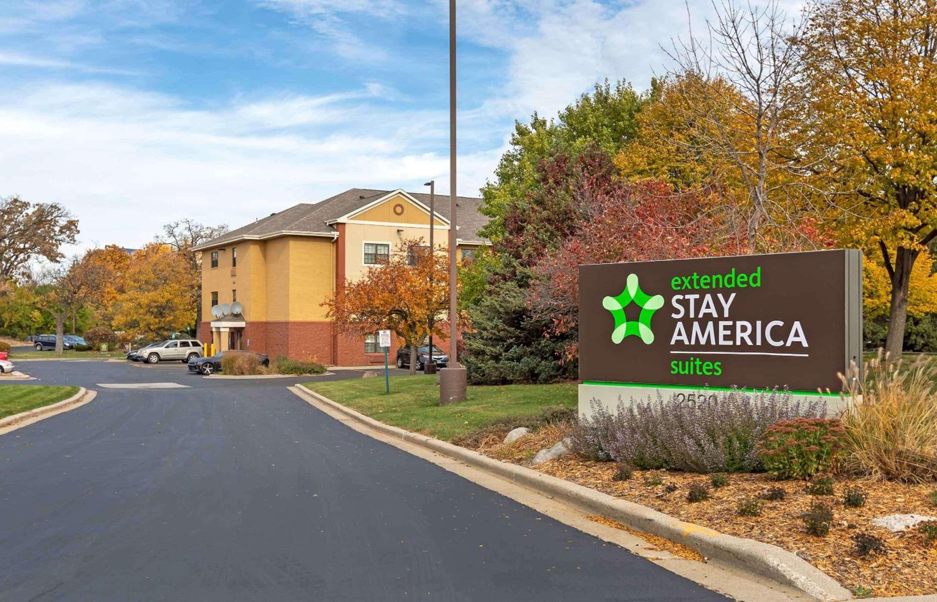 Extended Stay America Select Suites - Milwaukee - Waukesha — hotel in Waukesha
