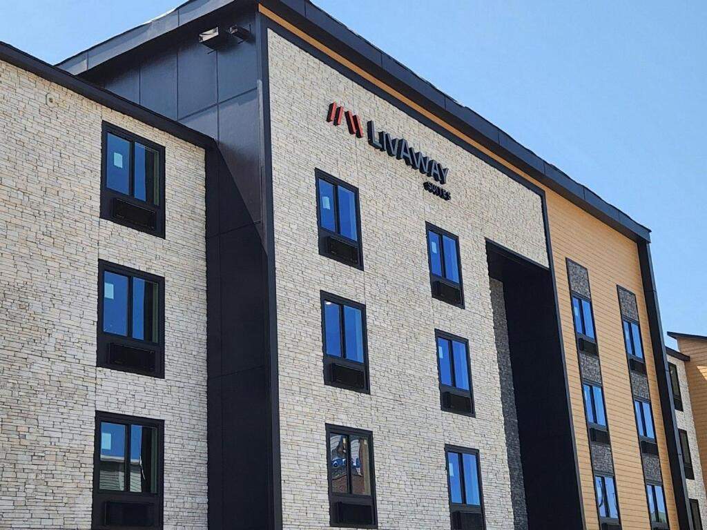 LivAway Suites Nashville-Smyrna
