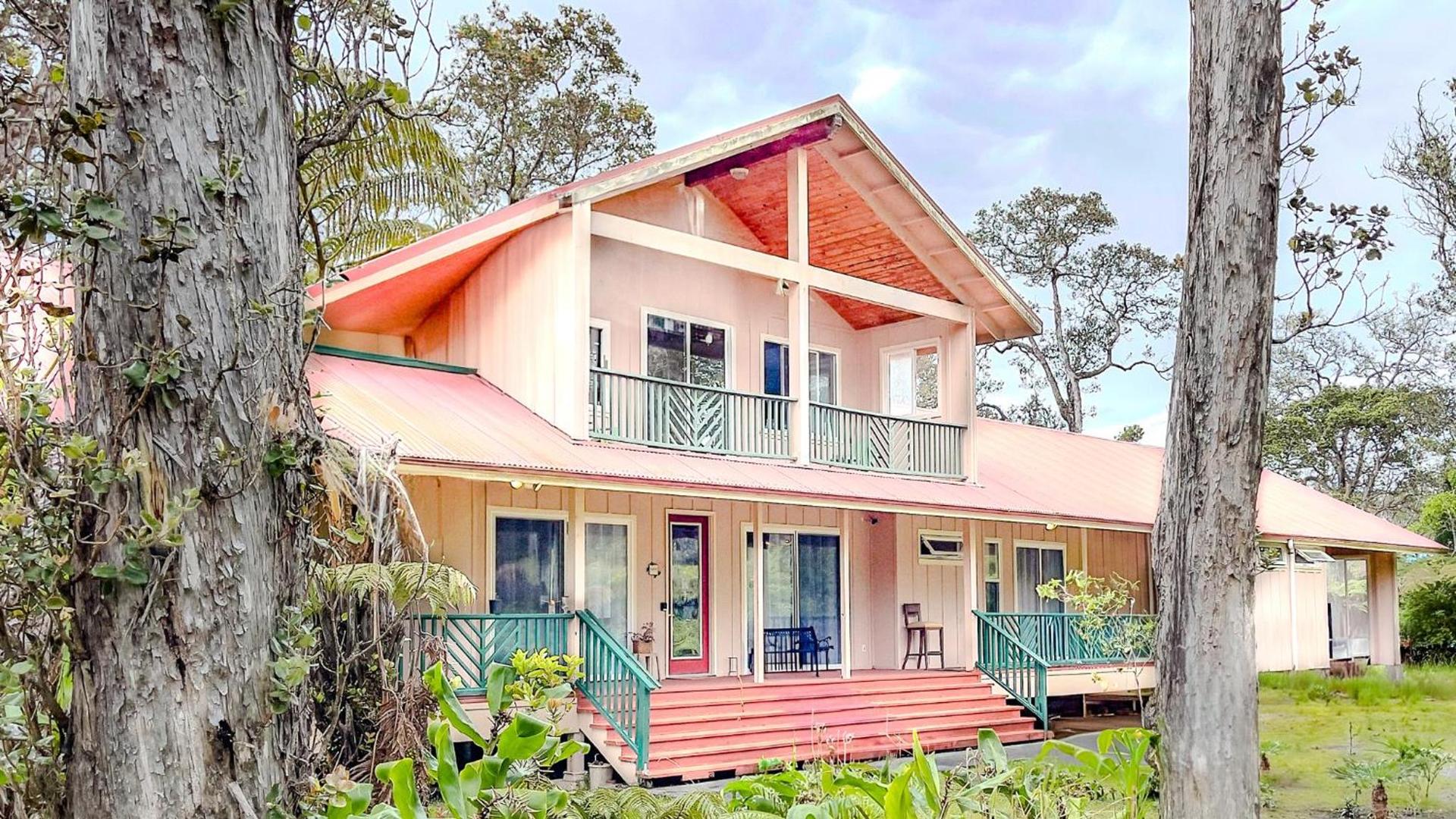 Volcano Forest Inn — hotel in Volcano