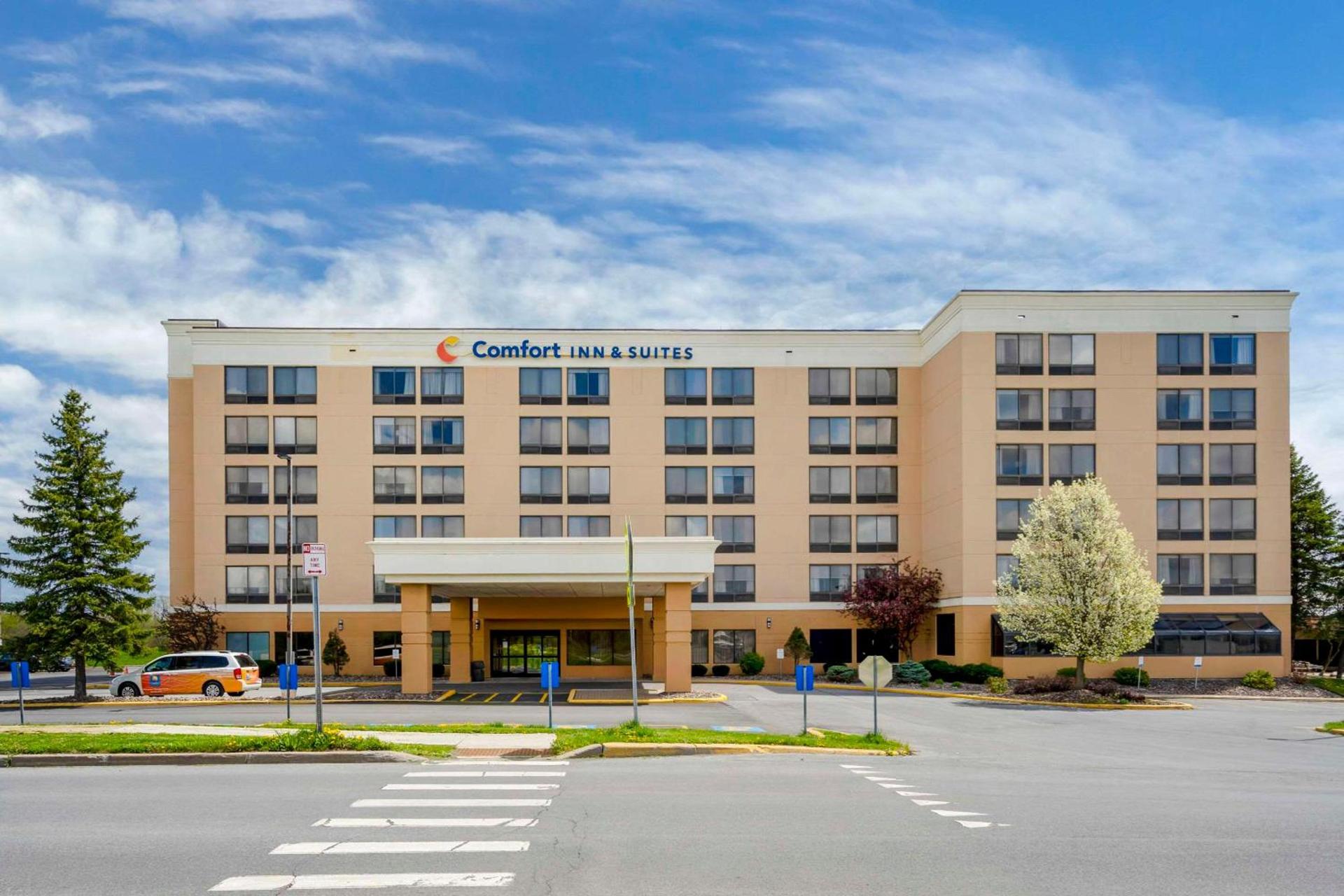Comfort Inn & Suites Watertown - 1000 Islands — hotel in Watertown