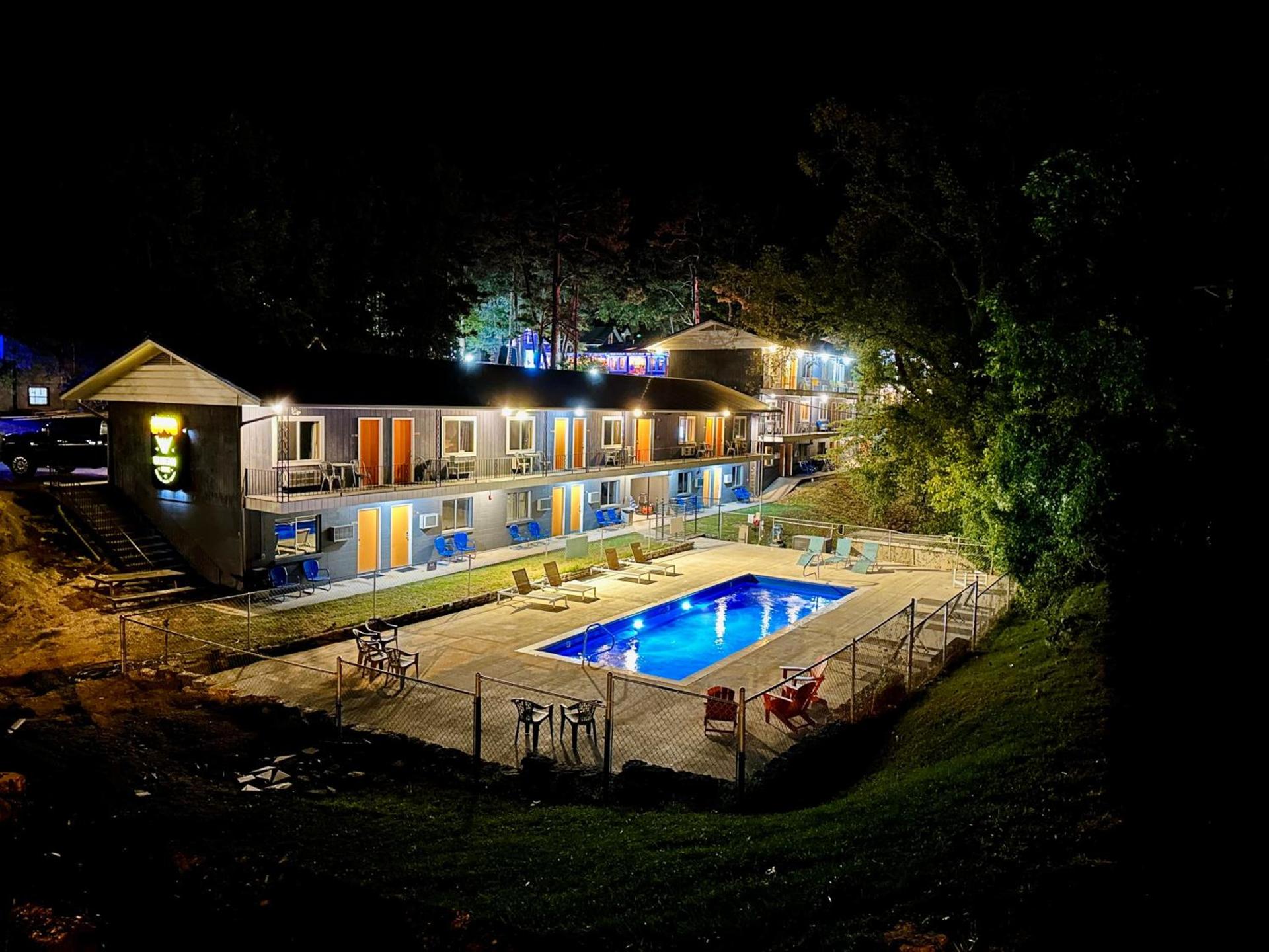 The Wanderoo Lodge — hotel in Eureka Springs
