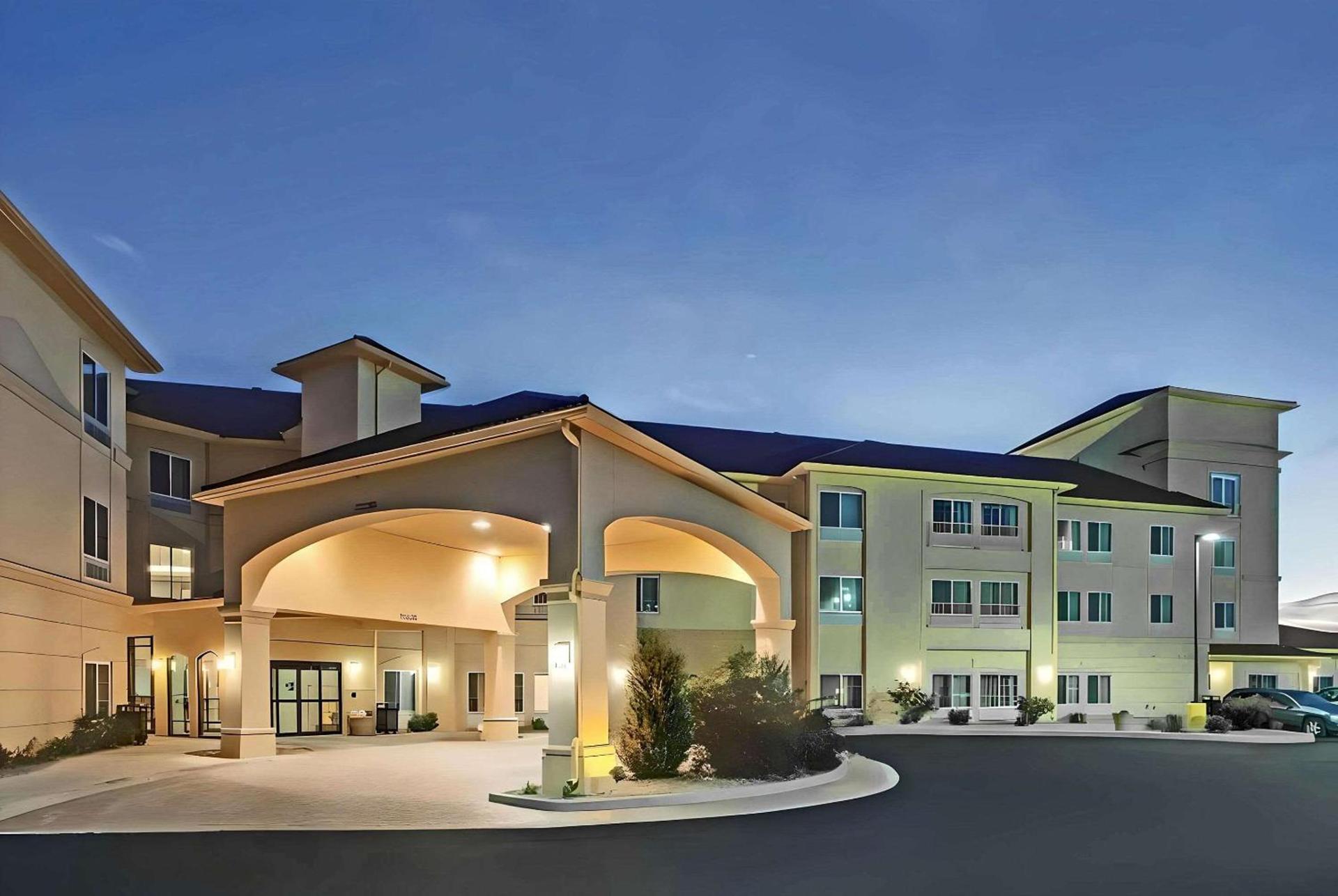 Comfort Inn & Suites Verona at Turning Stone Resort Casino — hotel in Verona