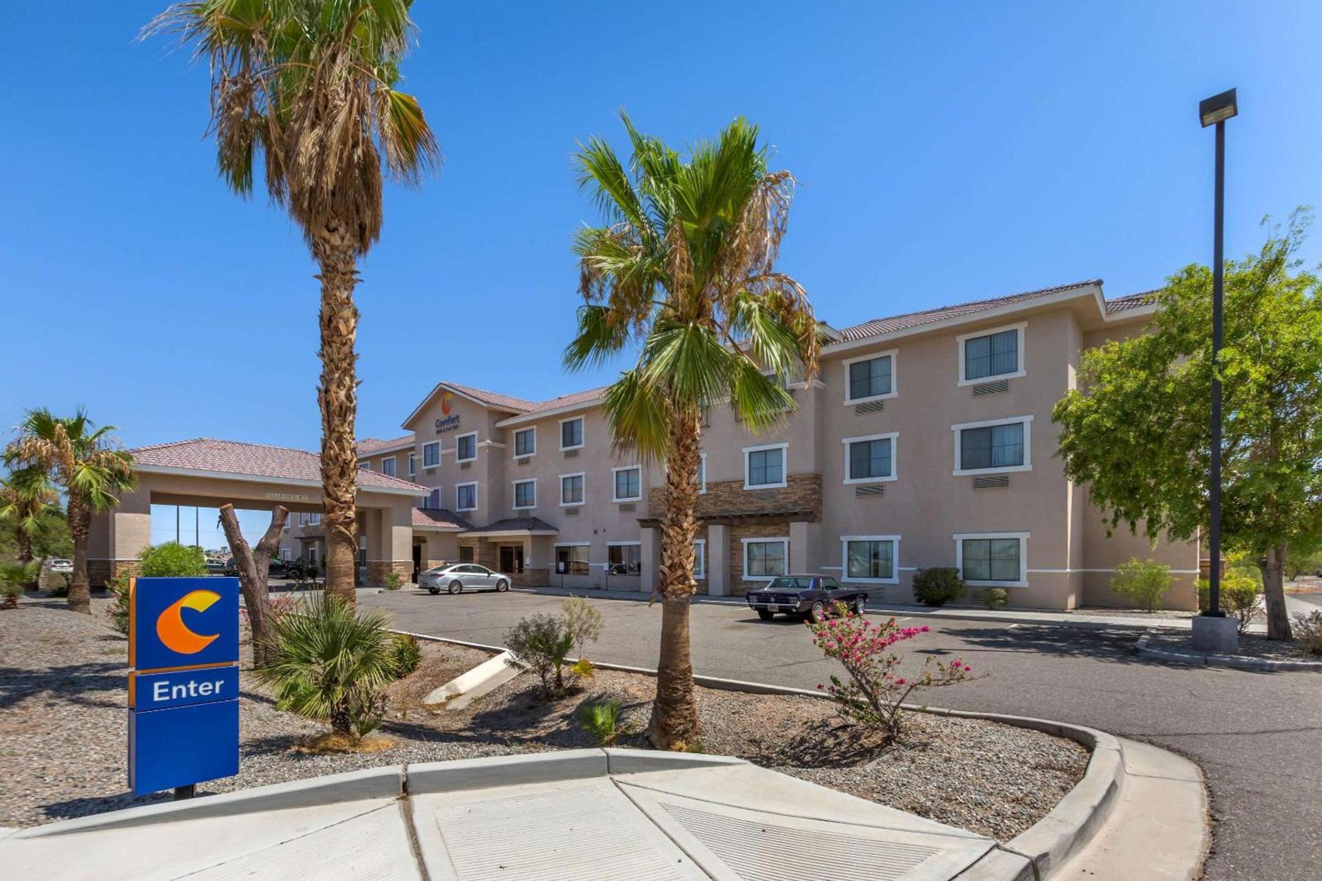 Comfort Inn and Suites Yuma I-8 — hotel in Yuma
