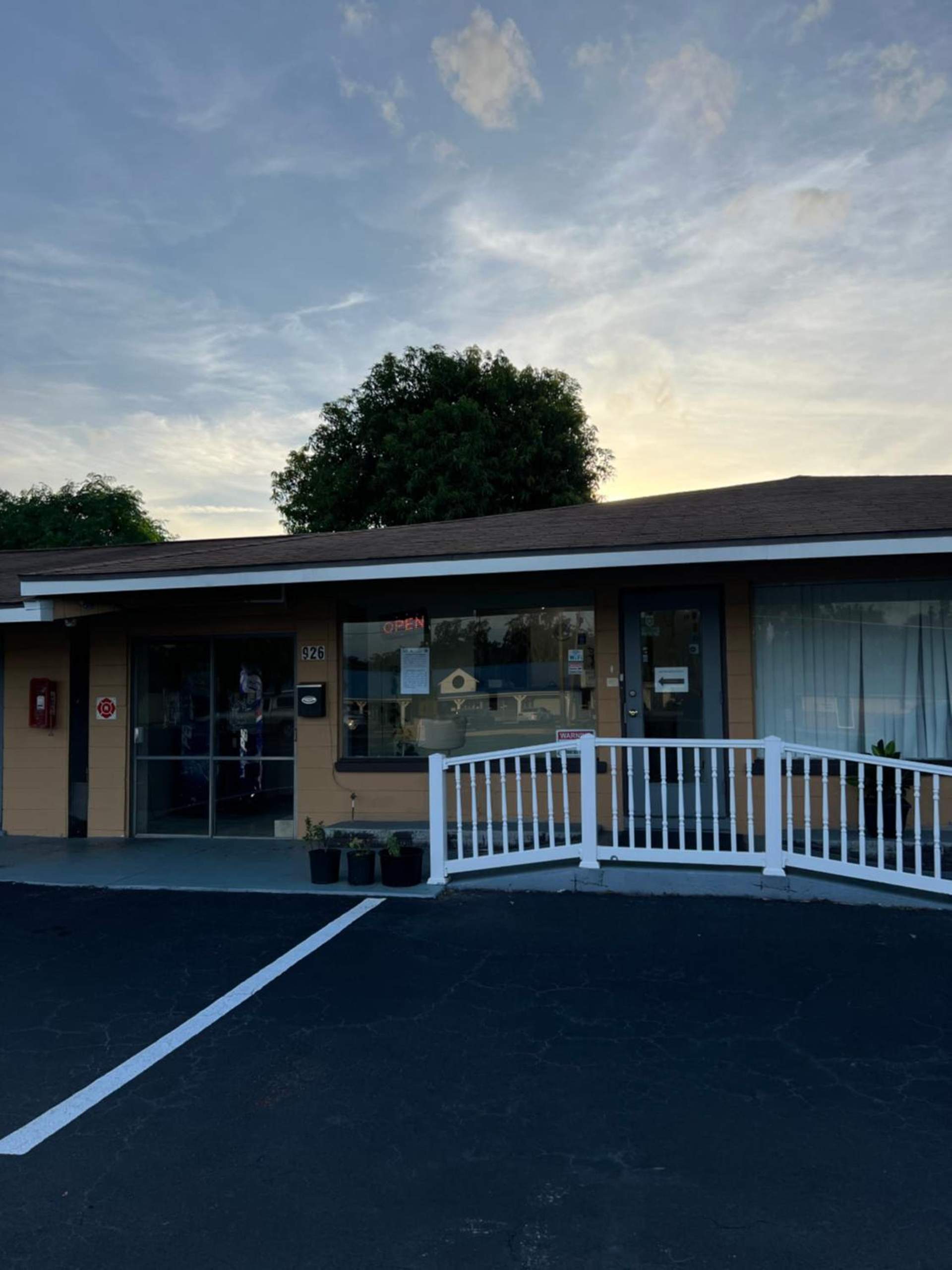 Budget Inn