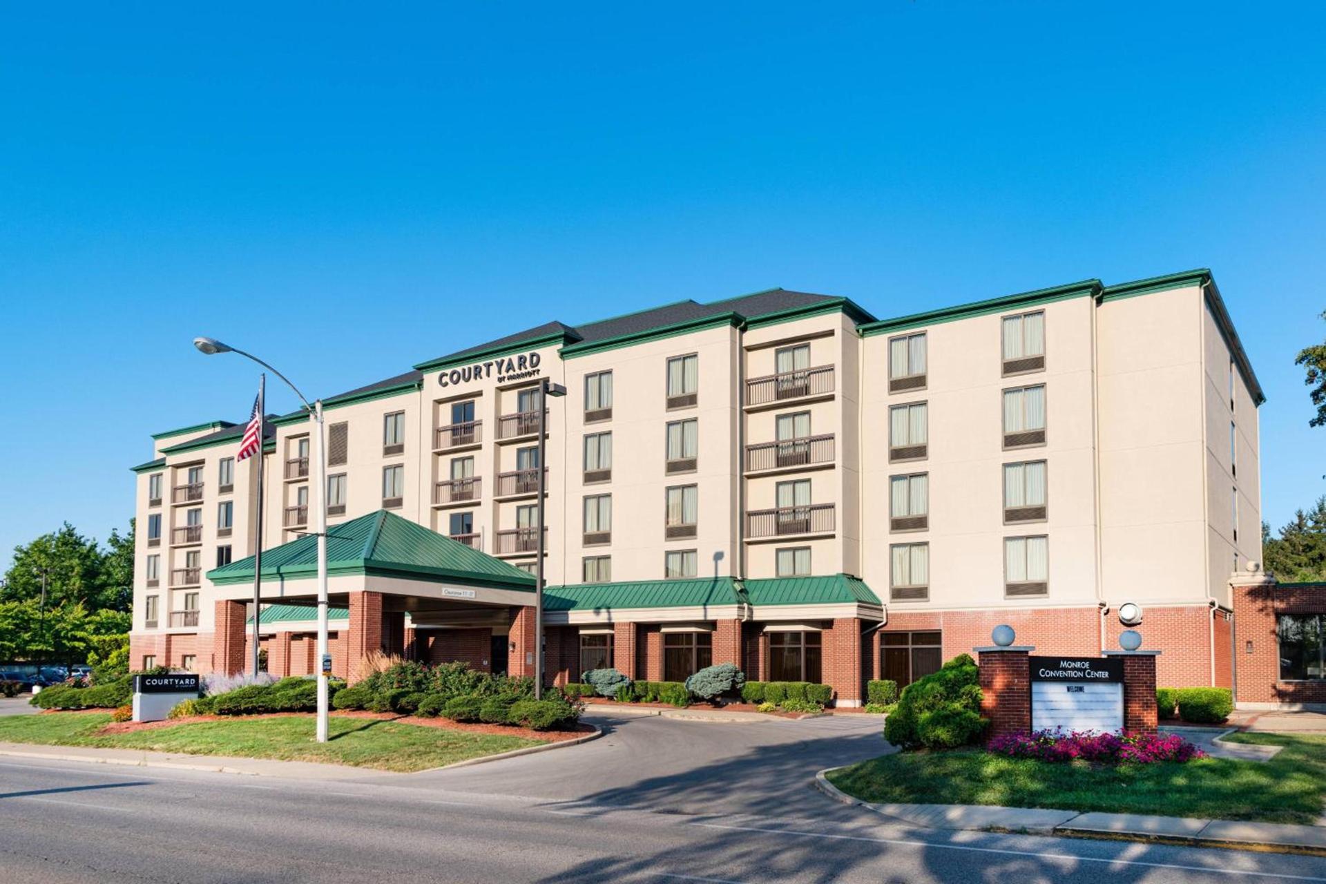Courtyard by Marriott Bloomington — hotel in Bloomington