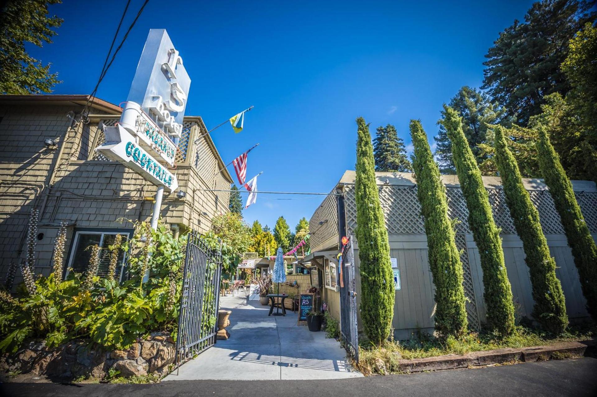 R3 Hotel LGBTQIA All Welcome Adults Only — hotel in Guerneville