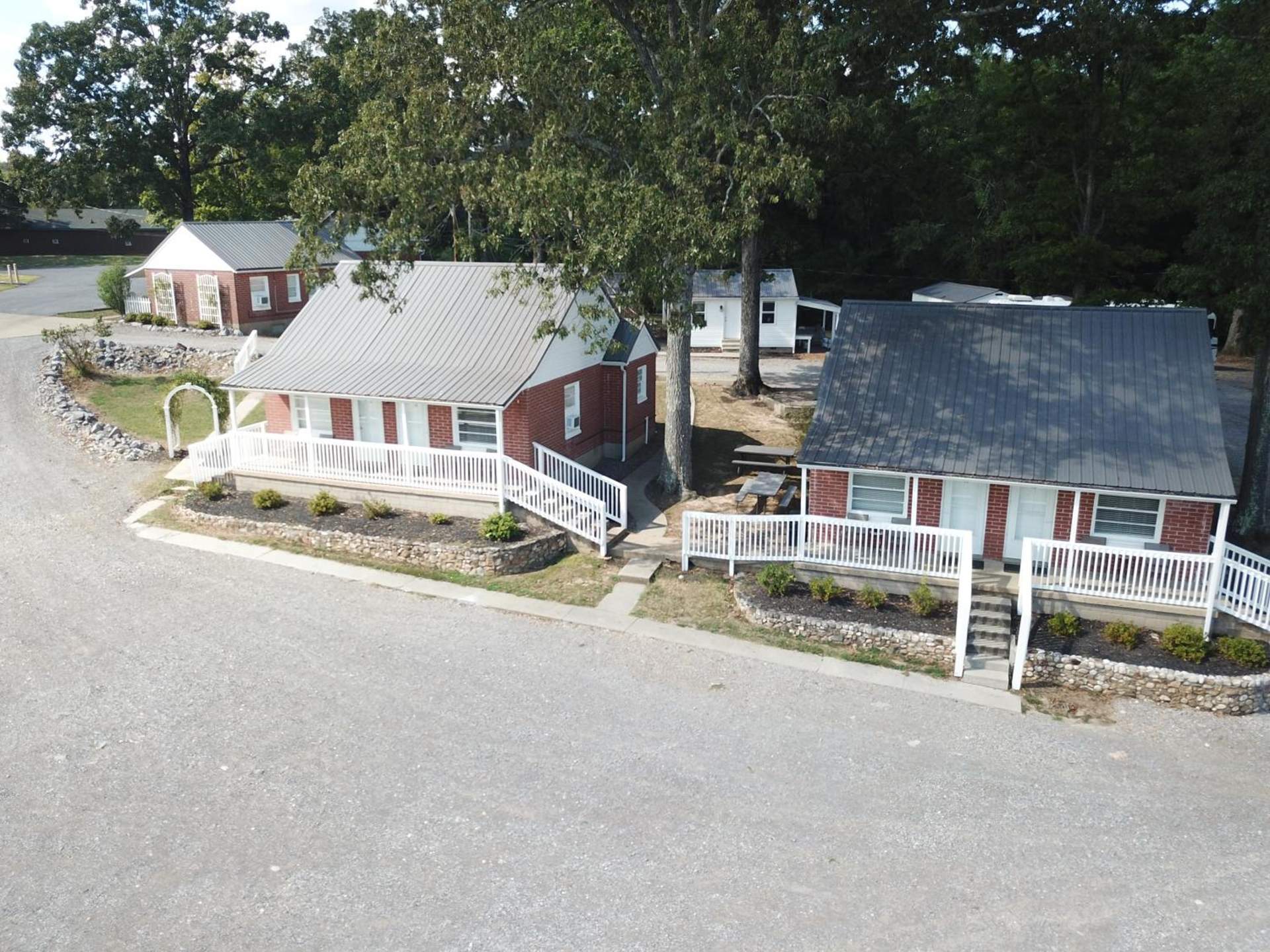 Early American Motel