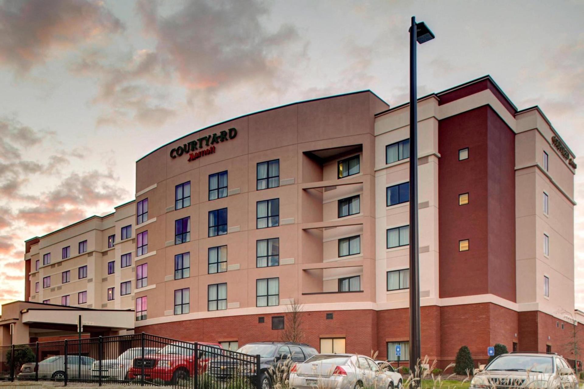Courtyard by Marriott Carrollton — hotel in Carrollton