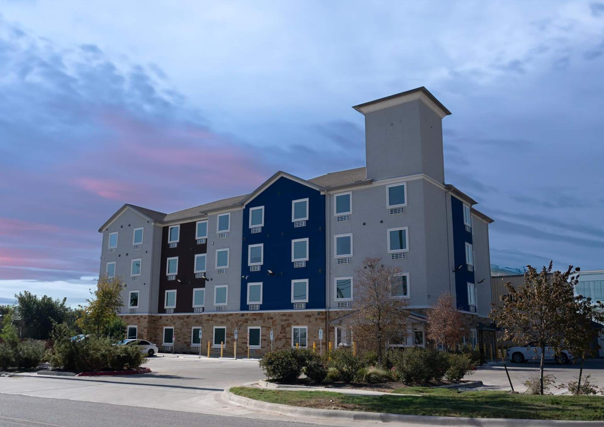 Texas Bungalows Hotel and Hotel Que at i35 Austin Pflugerville