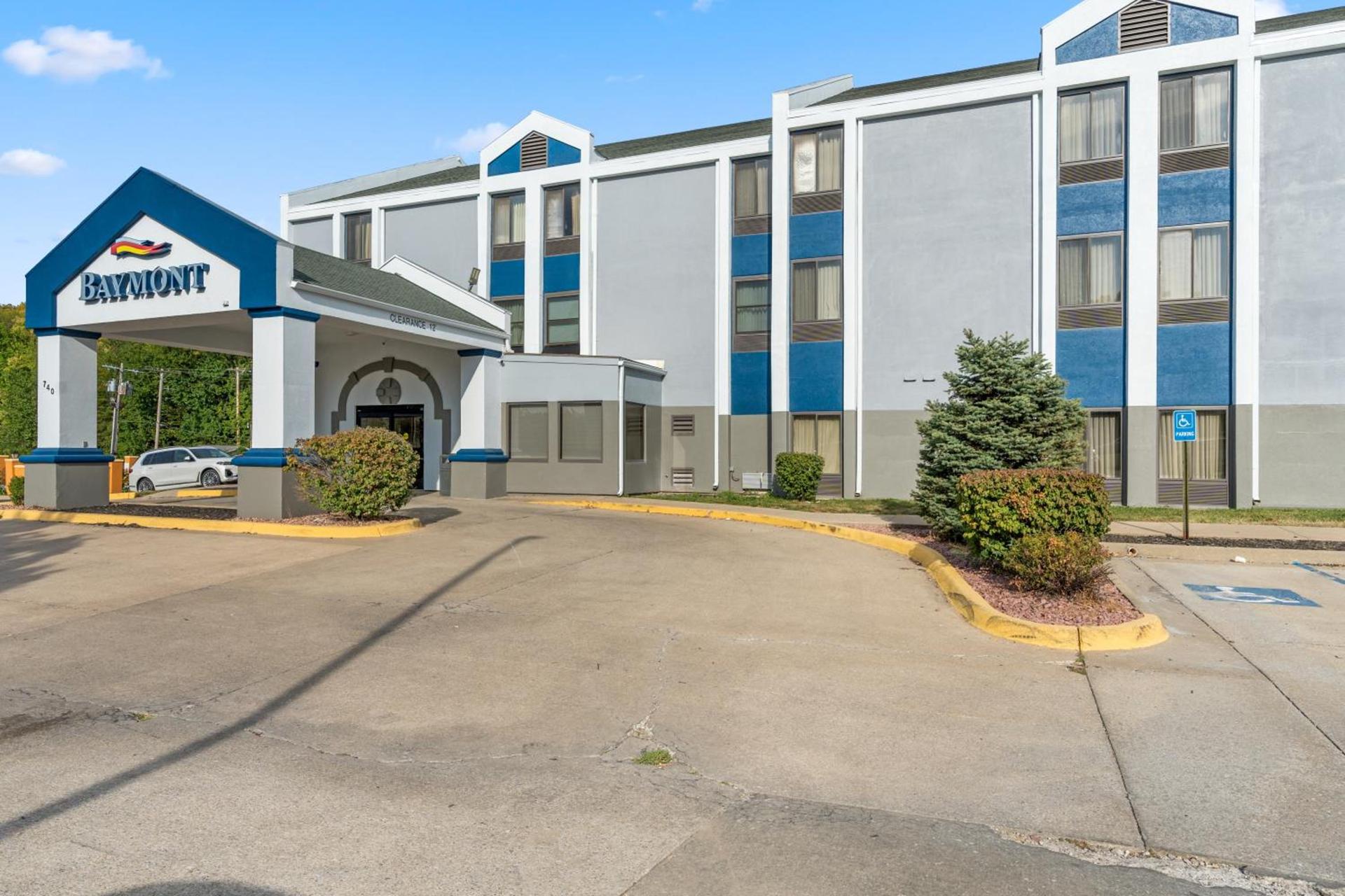 Baymont by Wyndham Lawrence — hotel in Lawrence