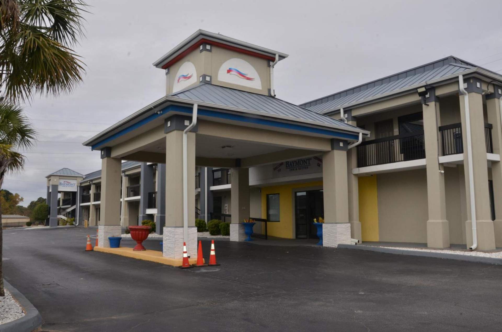 Baymont Suites
