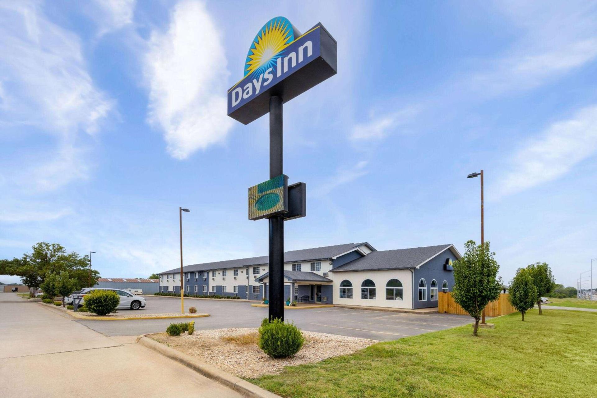 Days Inn by Wyndham Miami — hotel in Miami