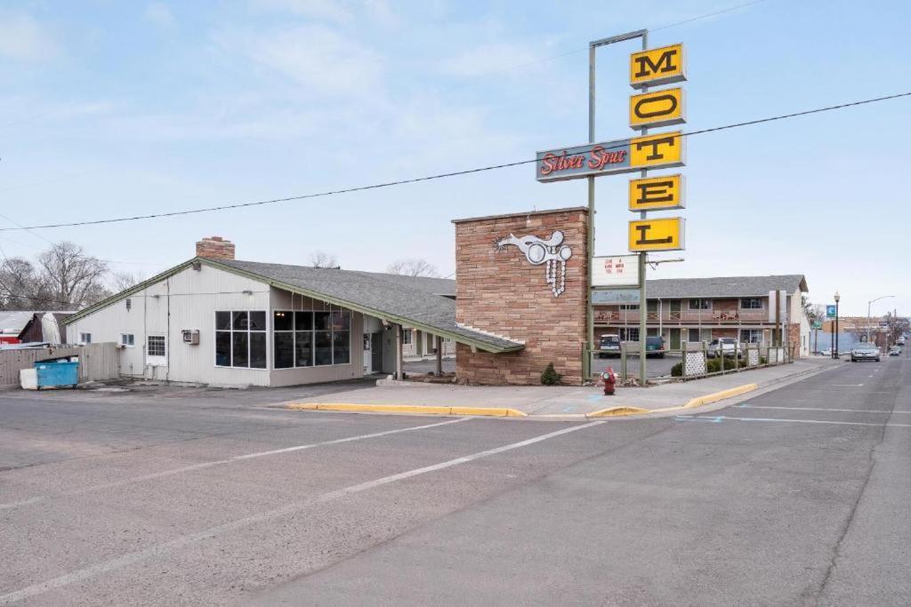 Silver Spur Motel — hotel in Burns