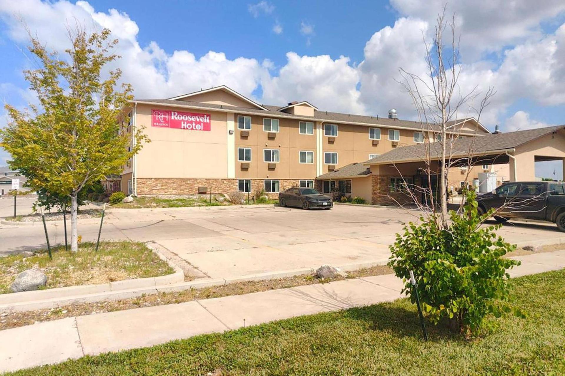 Roosevelt Hotel — hotel in Williston