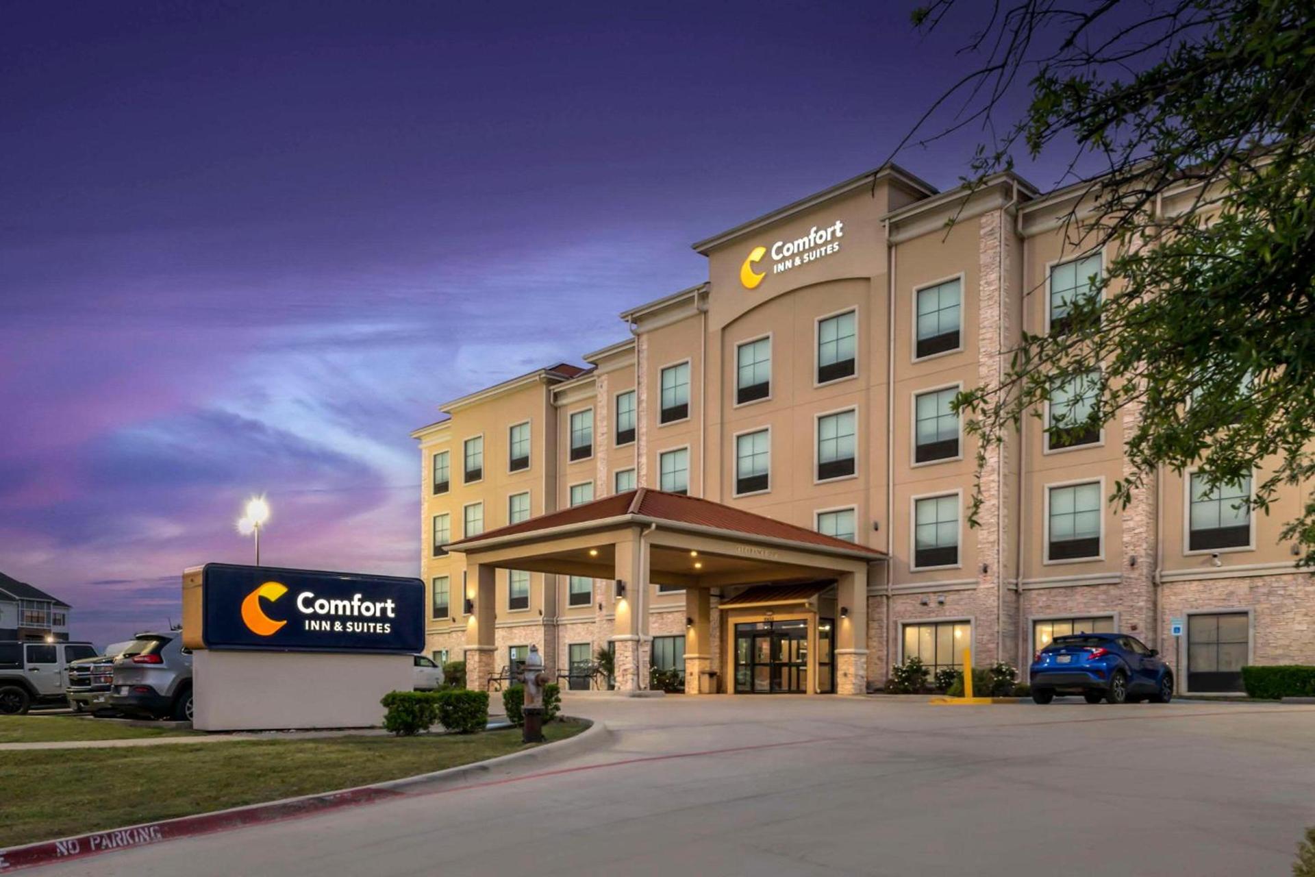 Comfort Inn & Suites Fort Worth - Fossil Creek — hotel in Fort Worth