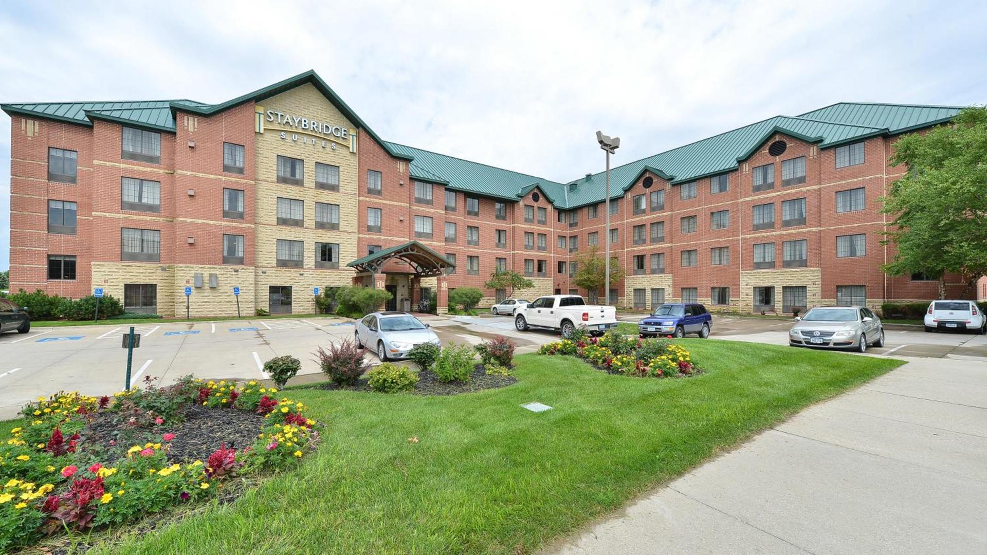 Staybridge Suites West Des Moines by IHG — hotel in Clive