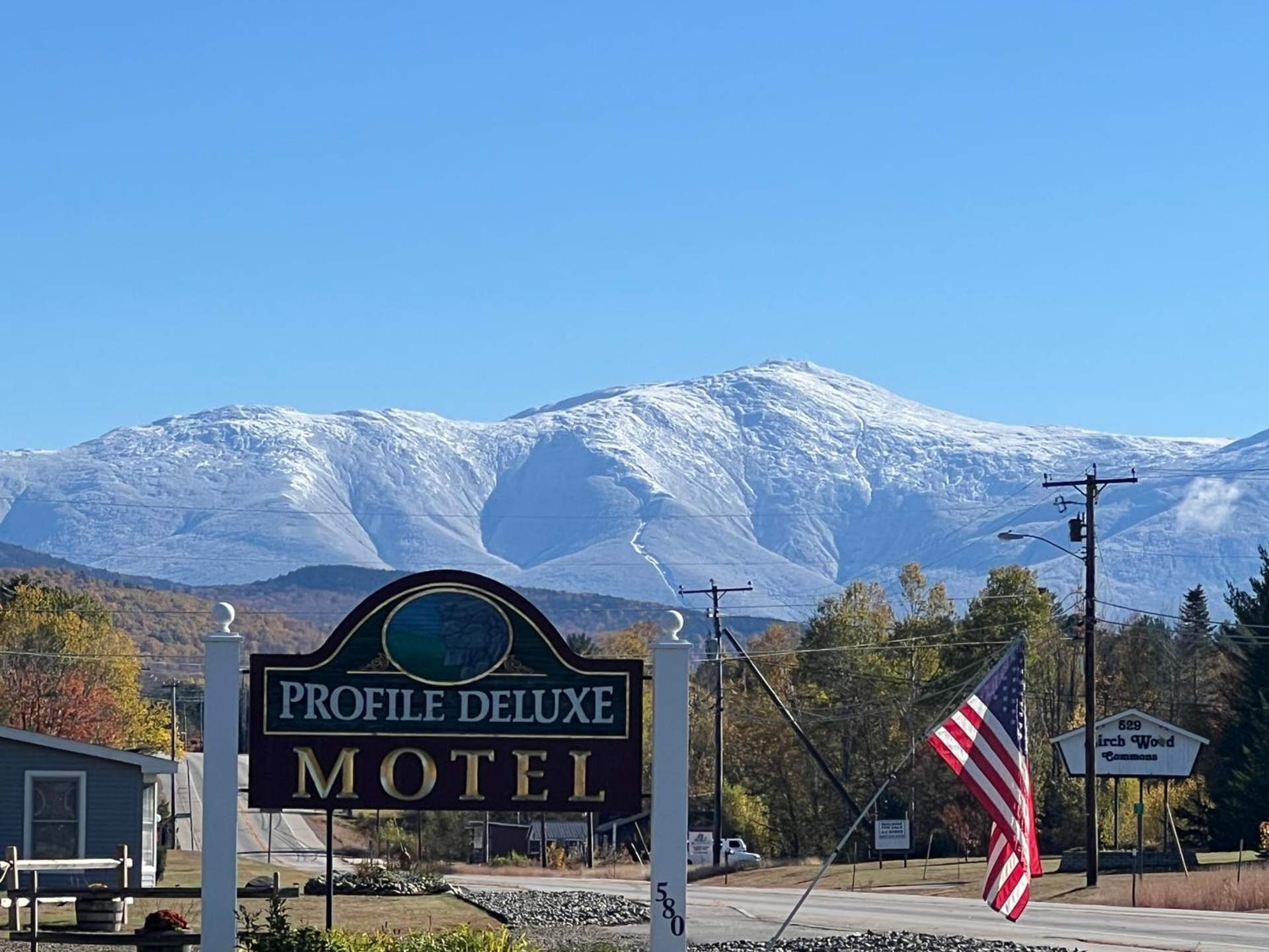 Profile Deluxe Motel
