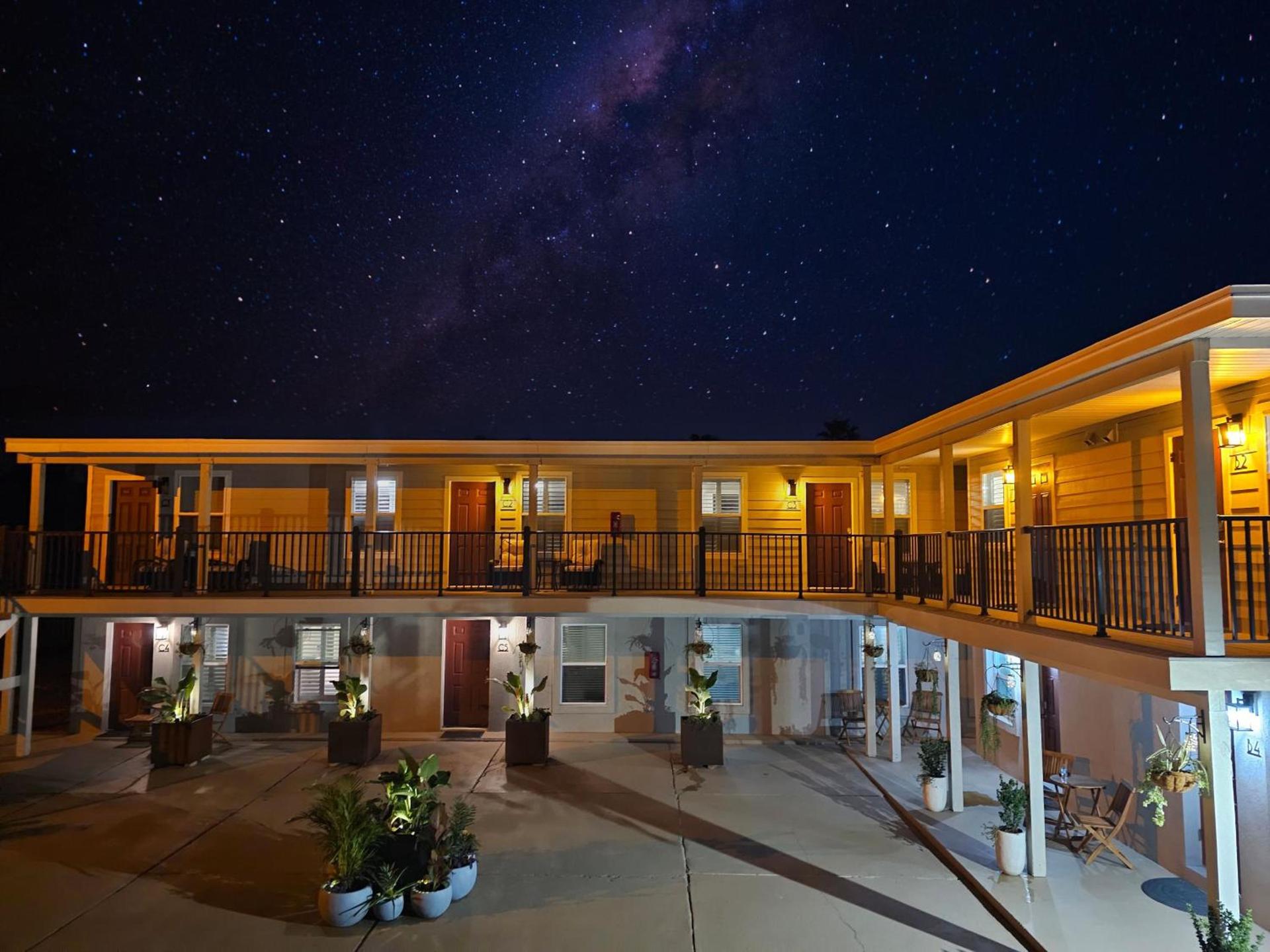 Beach 5 Villas on Amelia Island steps to the Ocean — hotel in Amelia Island