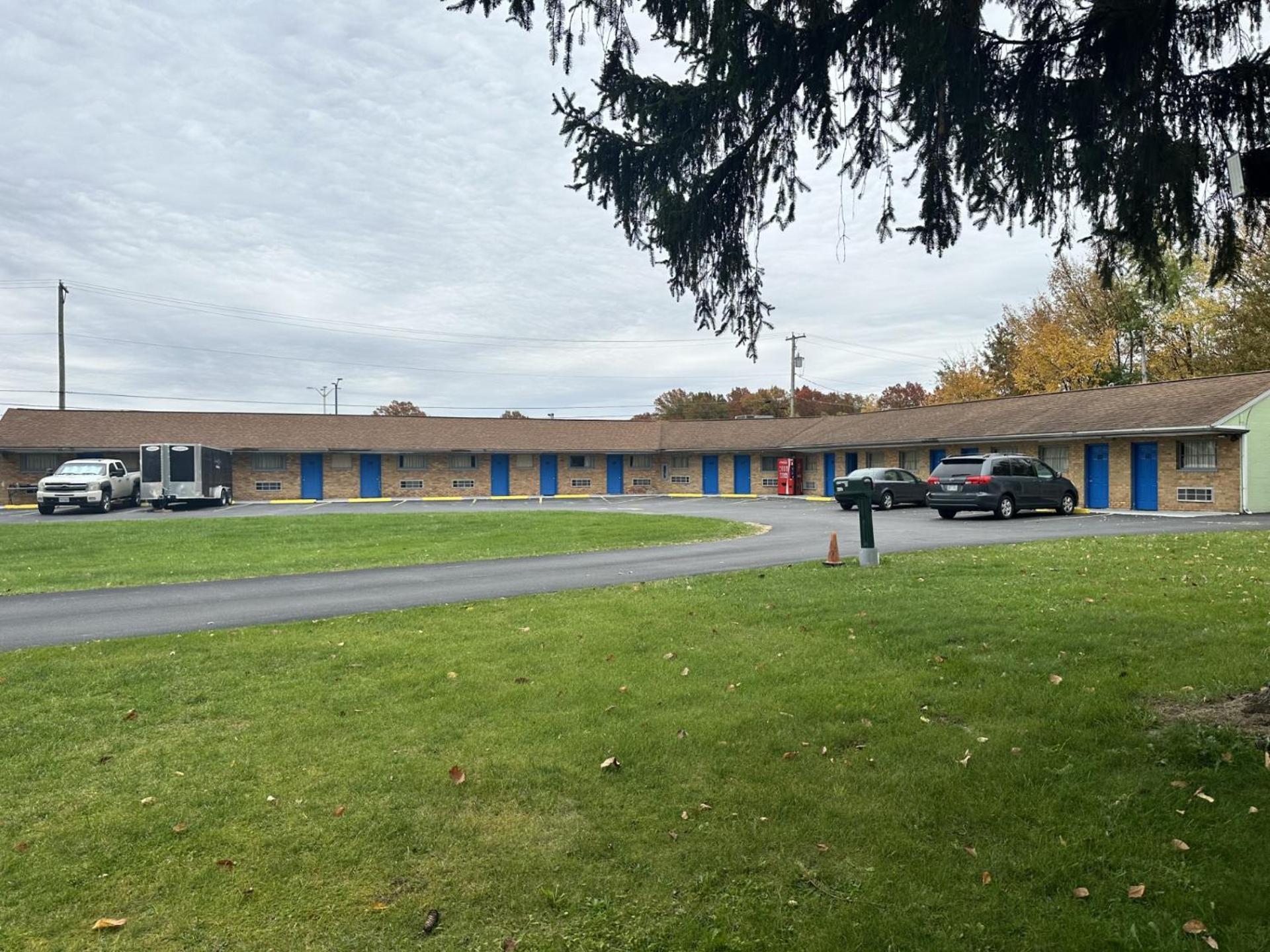 Westgate Manor Motel Austintown & Youngstown OHIO — hotel in Youngstown