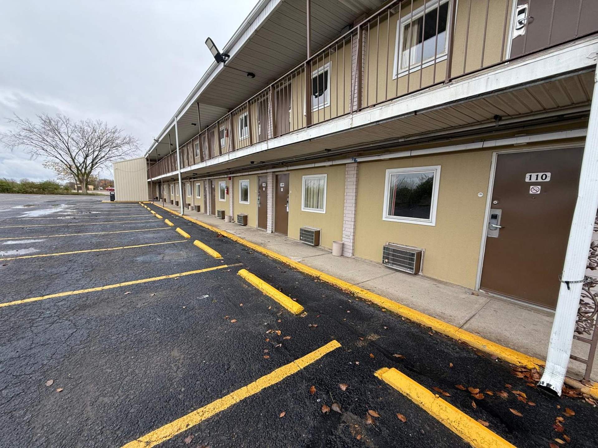 Relax Inn & Suites
