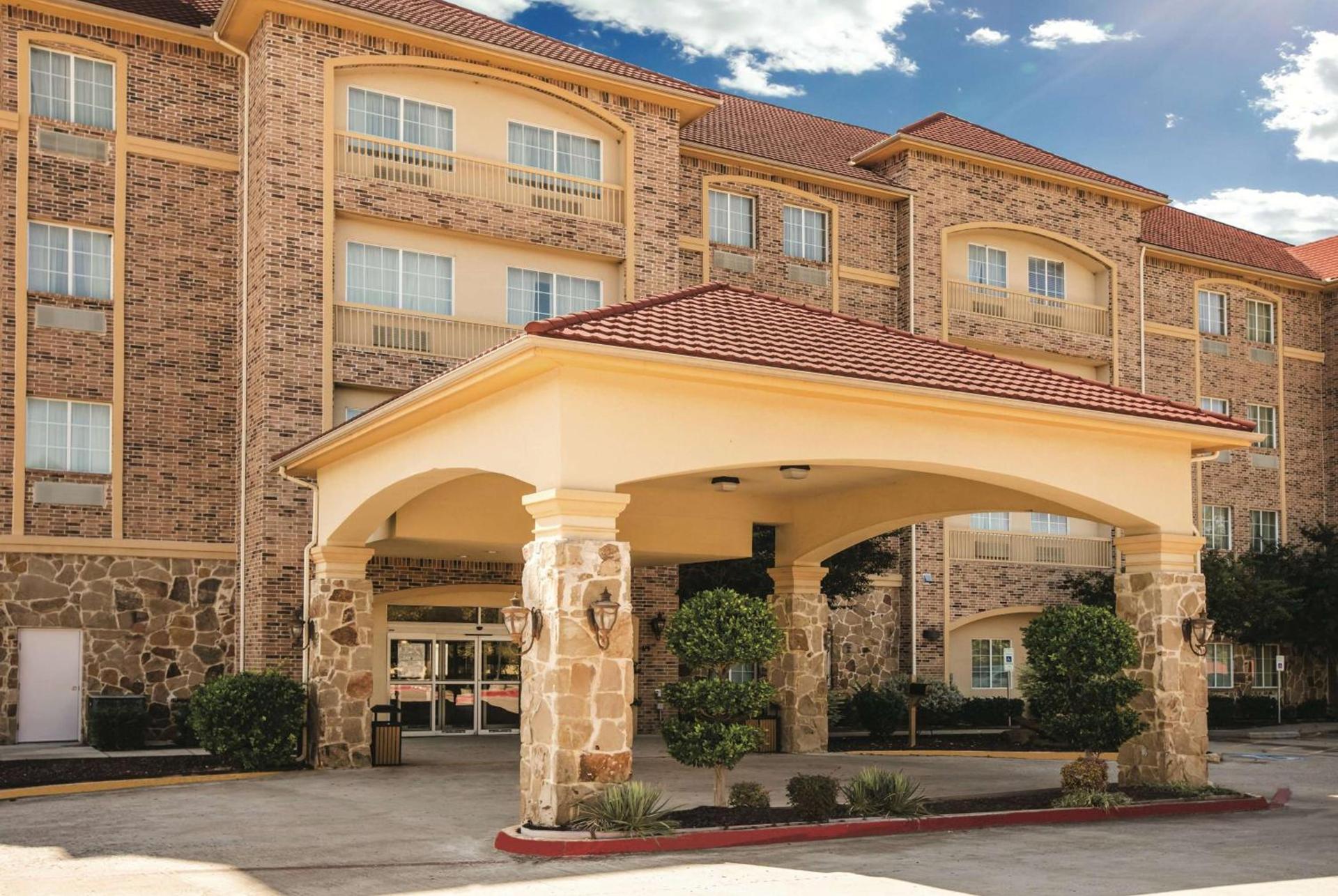 Baymont by Wyndham Dallas South-DeSoto — hotel in DeSoto