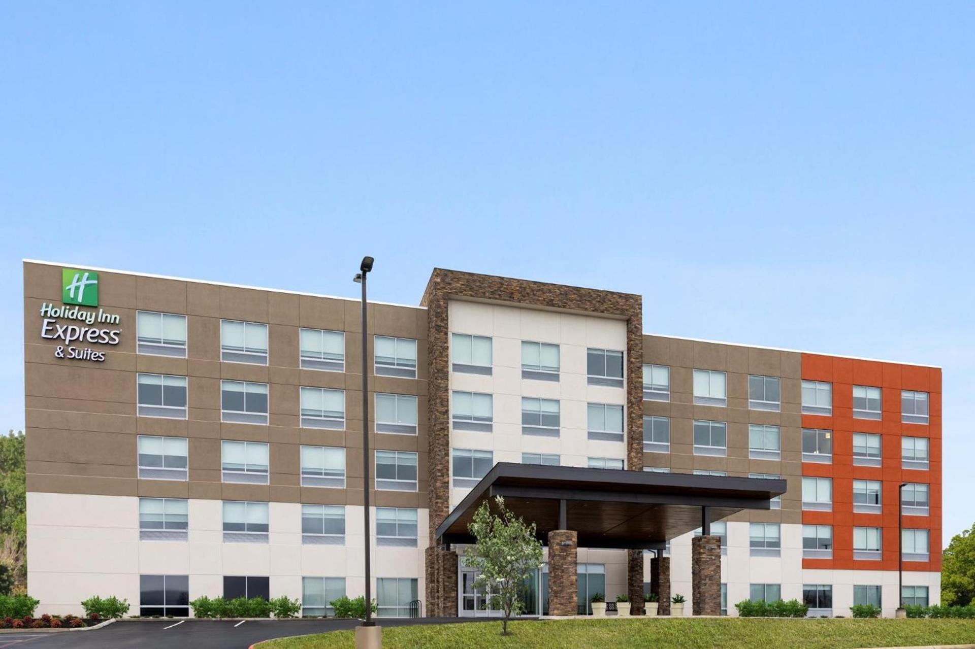 Holiday Inn Express & Suites Waynesboro East — hotel in Waynesboro
