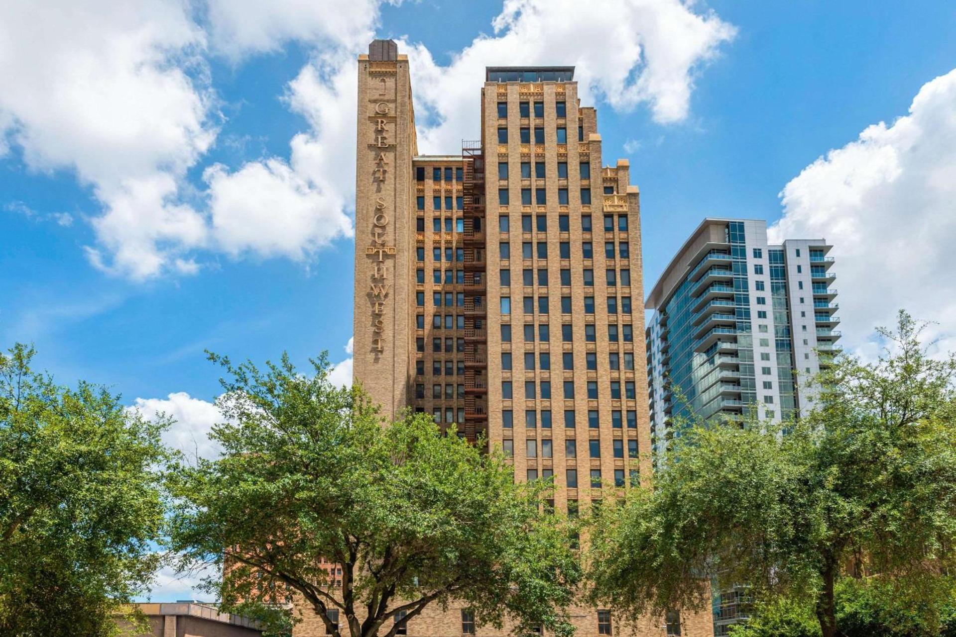 Cambria Hotel Houston Downtown Convention Center — hotel in Houston