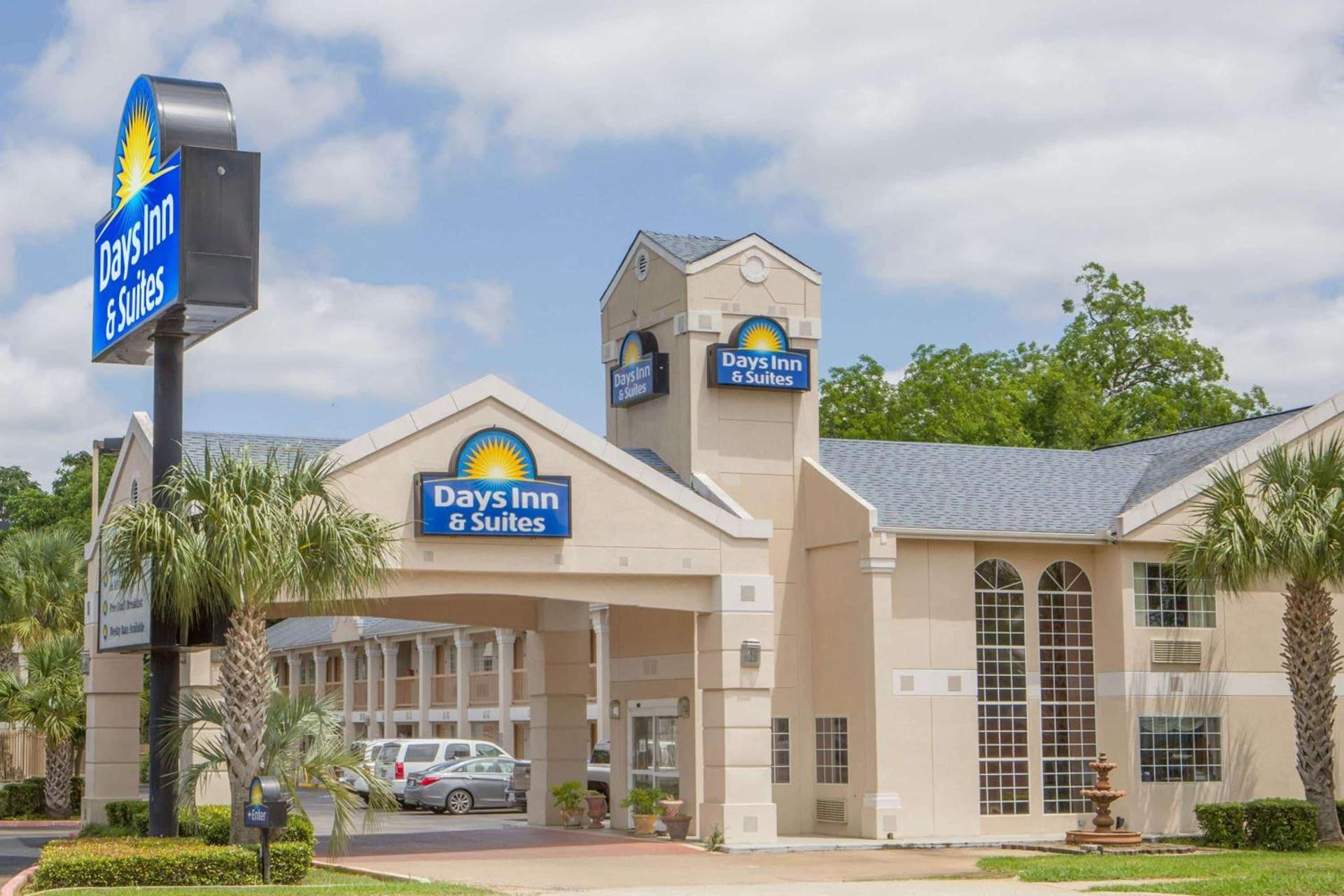 Days Inn by Wyndham Nacogdoches/SFA University/Downtown — hotel in Nacogdoches