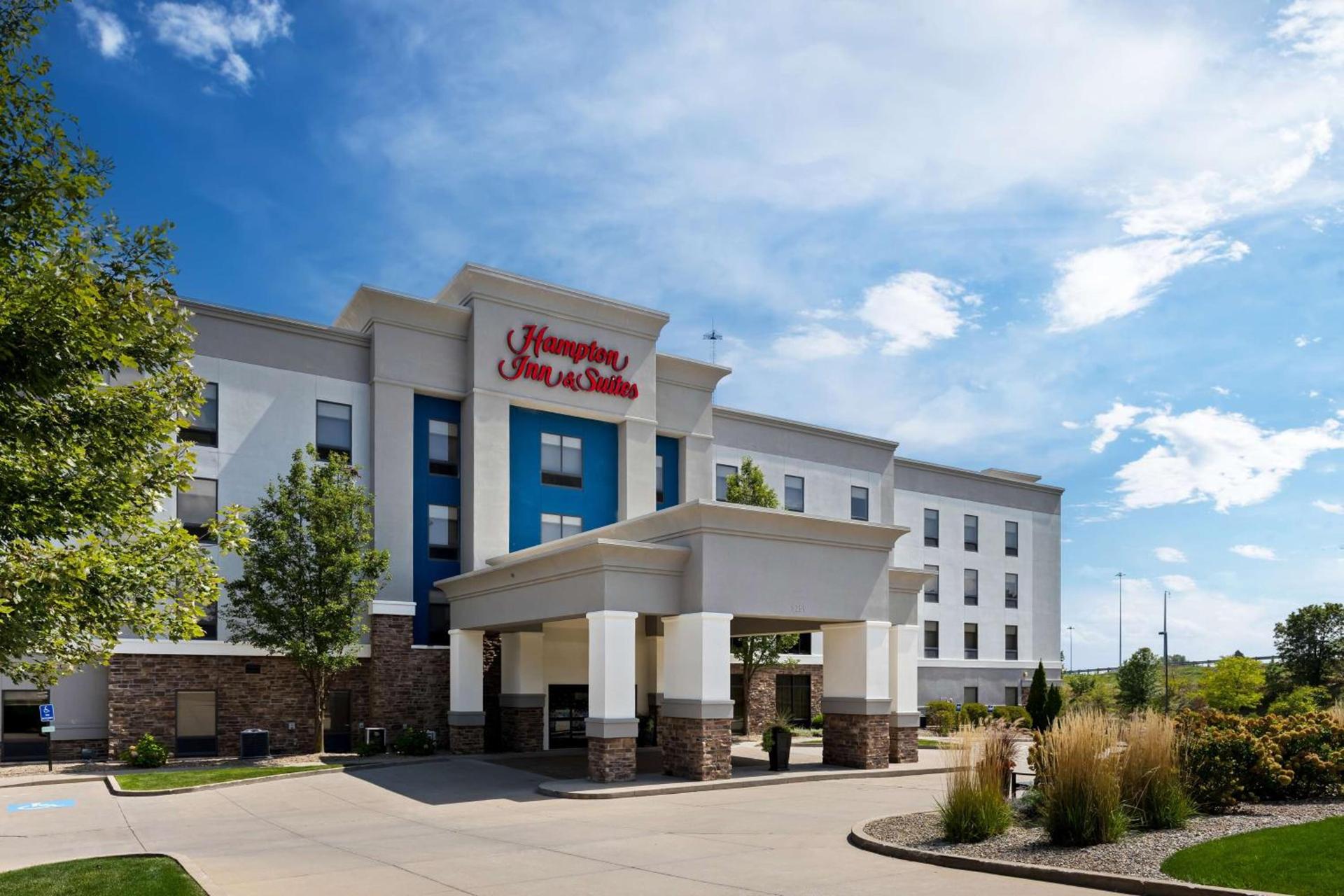 Hampton Inn & Suites Canton — hotel in North Canton