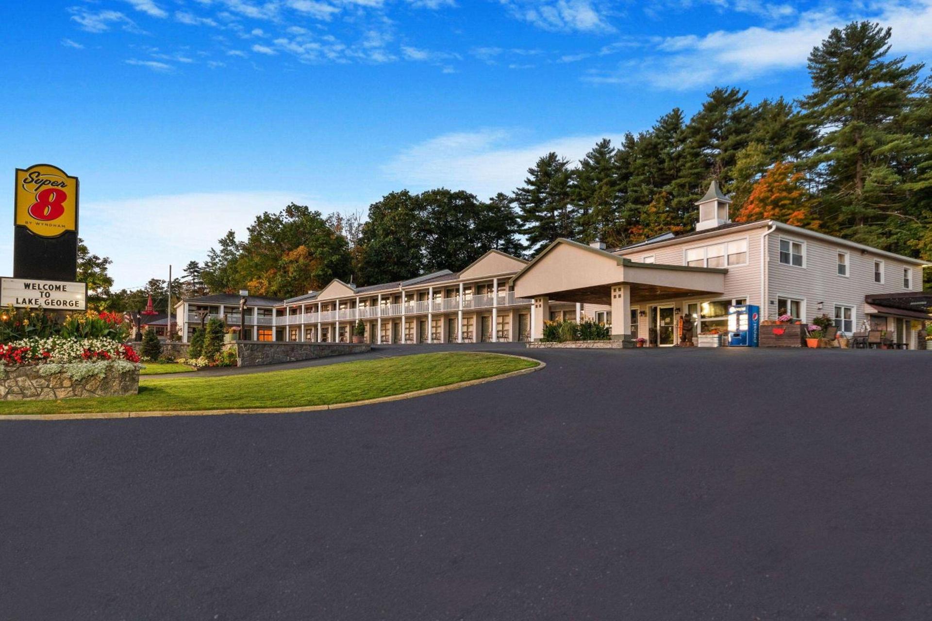 Super 8 by Wyndham Lake George/Downtown — hotel in Lake George