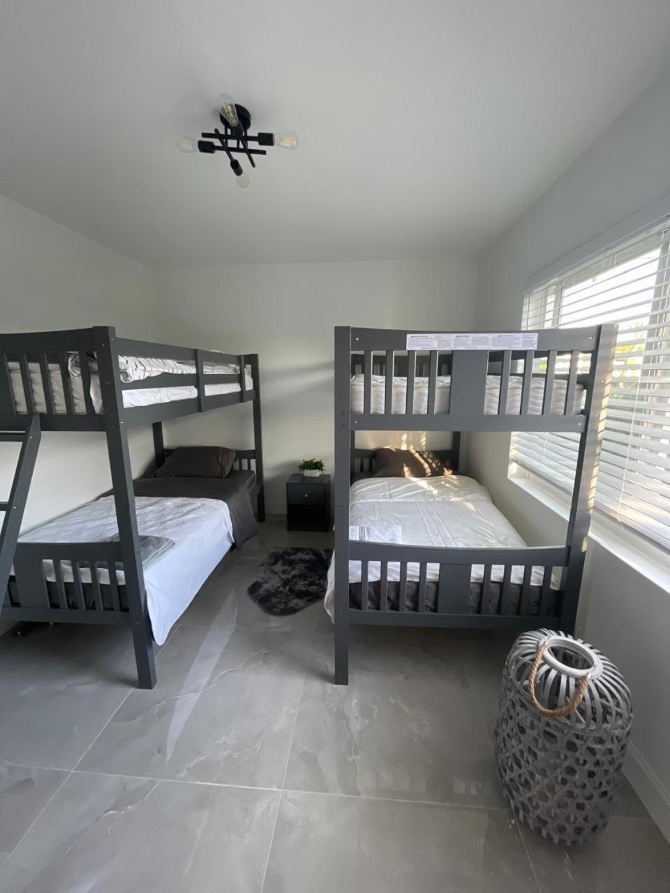 HOSTEL Star — hotel in Hallandale Beach