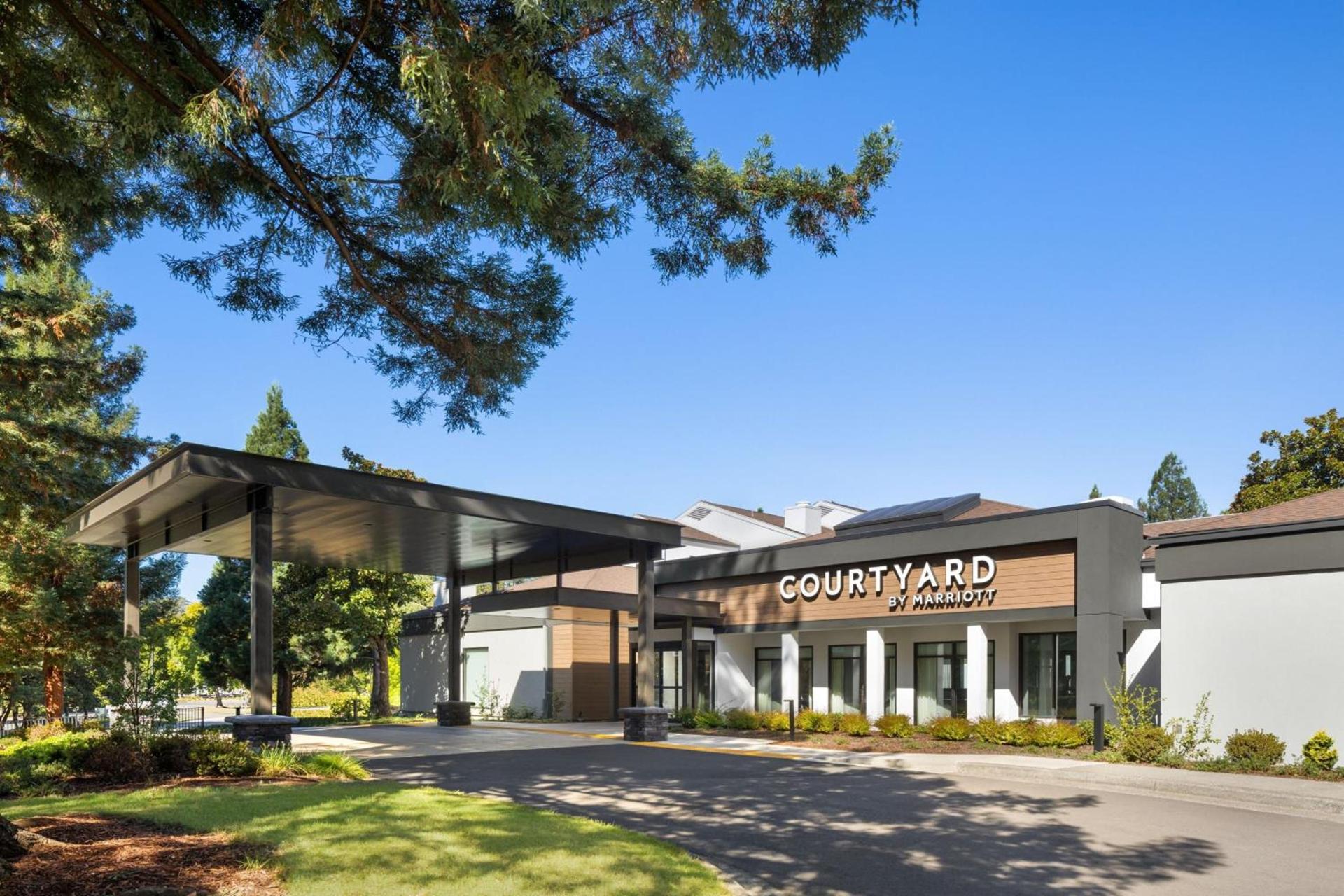 Courtyard by Marriott Portland Beaverton — hotel in Beaverton
